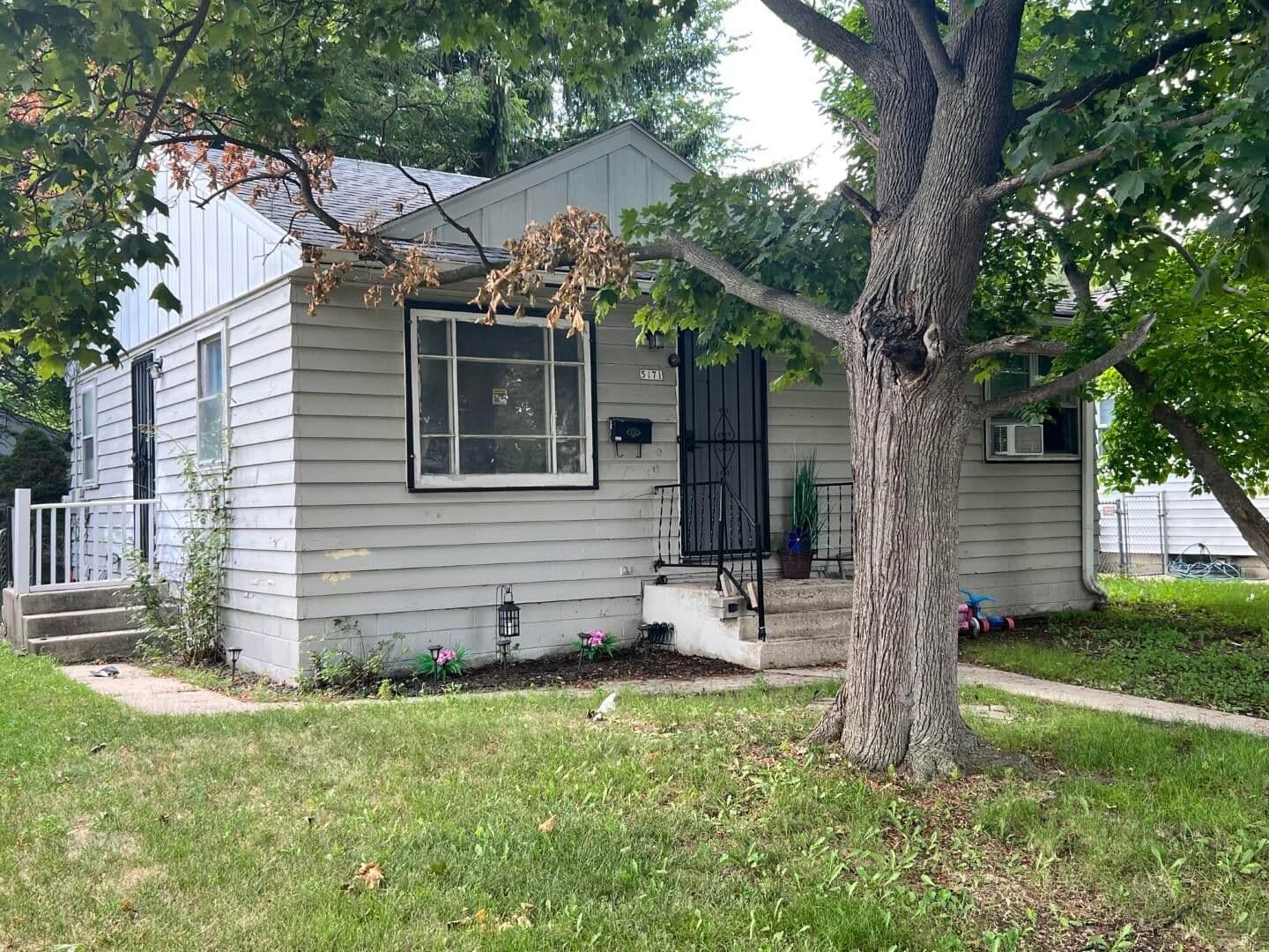 5171 69th St, Milwaukee, WI 53218