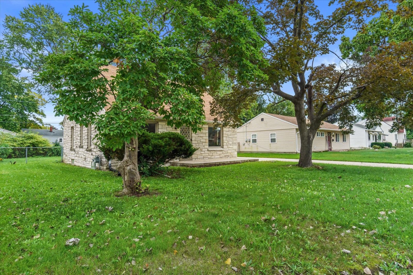 5268 60th St, Milwaukee, WI 53218 3