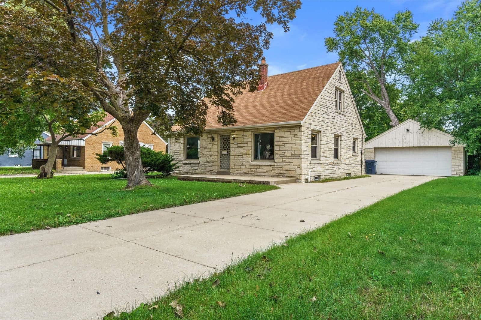 5268 60th St, Milwaukee, WI 53218 2