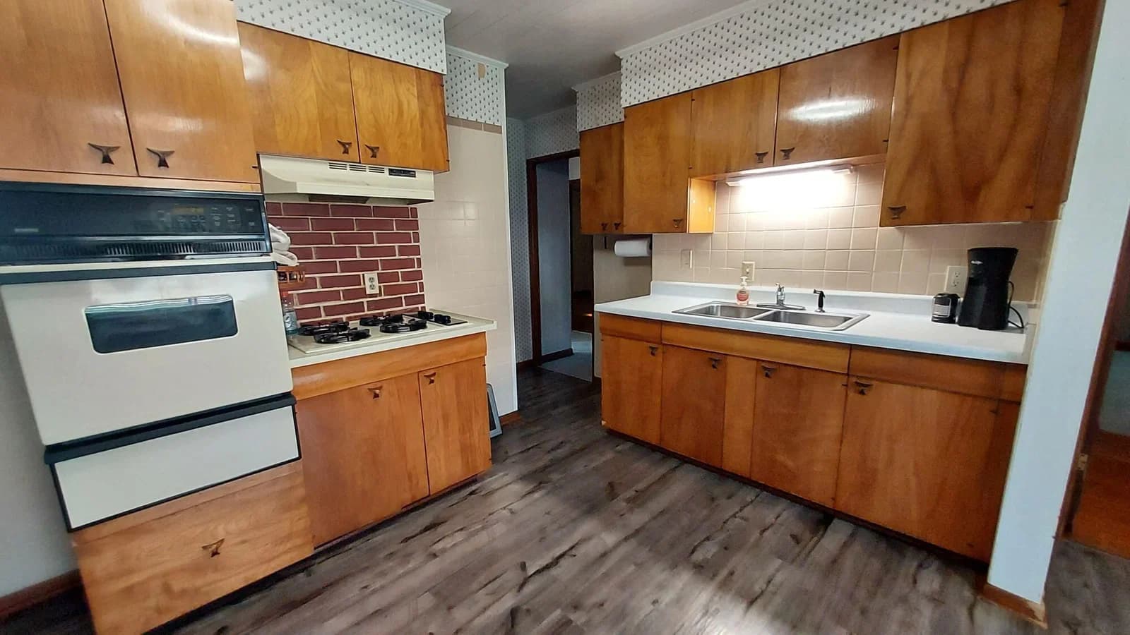 1405 15th Ave, South Milwaukee, WI 53172 3