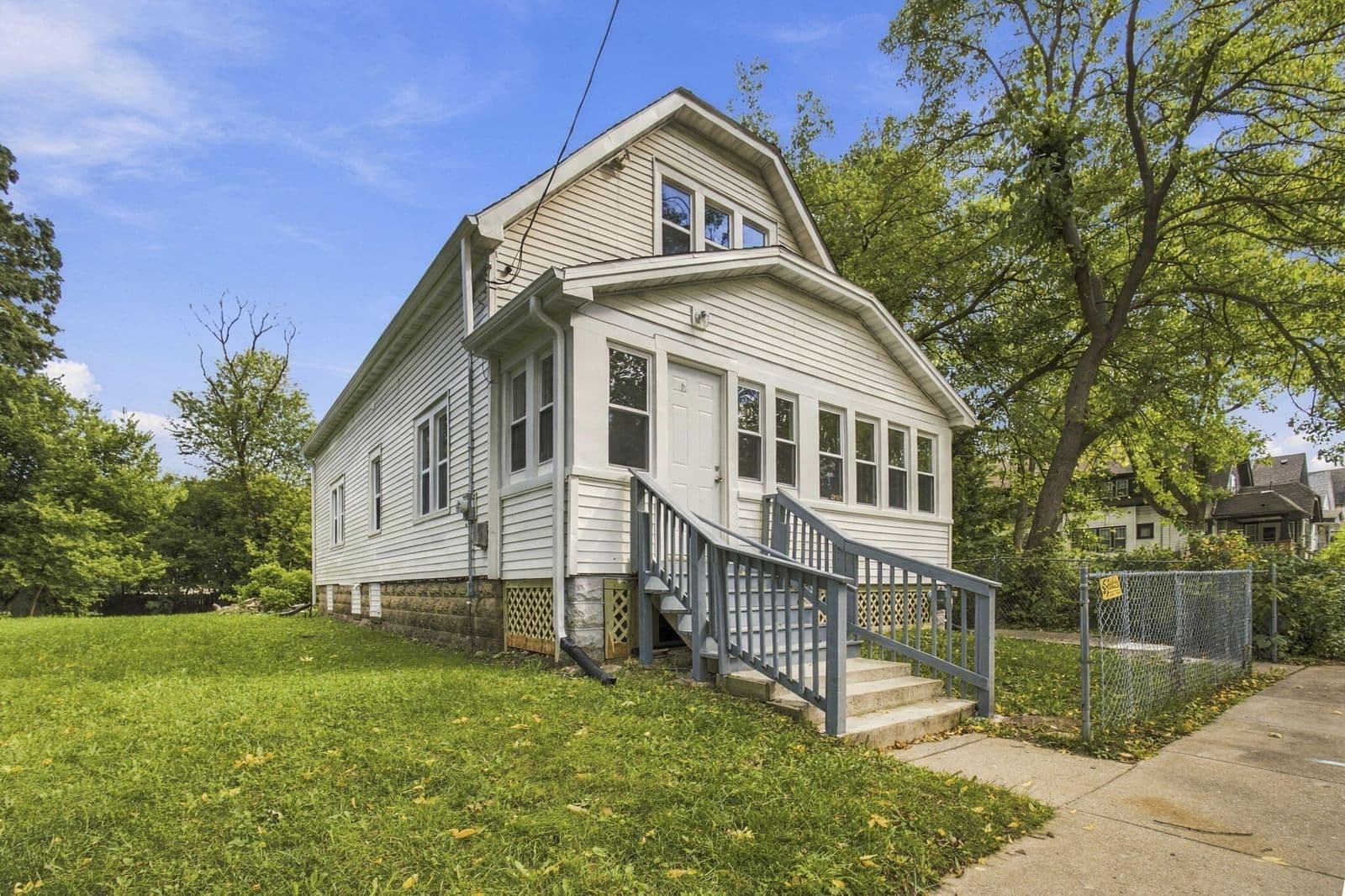 3406 2ND St, Milwaukee, WI 53212 2