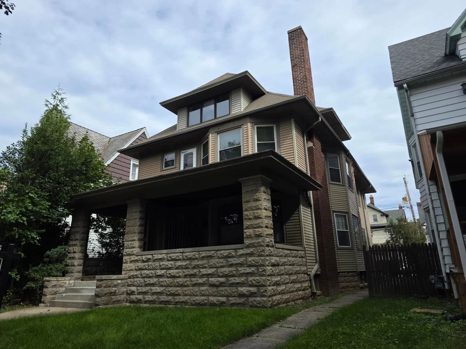 2912 Maryland Ave, Milwaukee, WI 53211 2