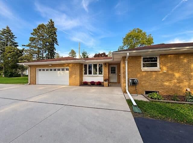 3472 Ryan Rd, Oak Creek, WI 53154 2