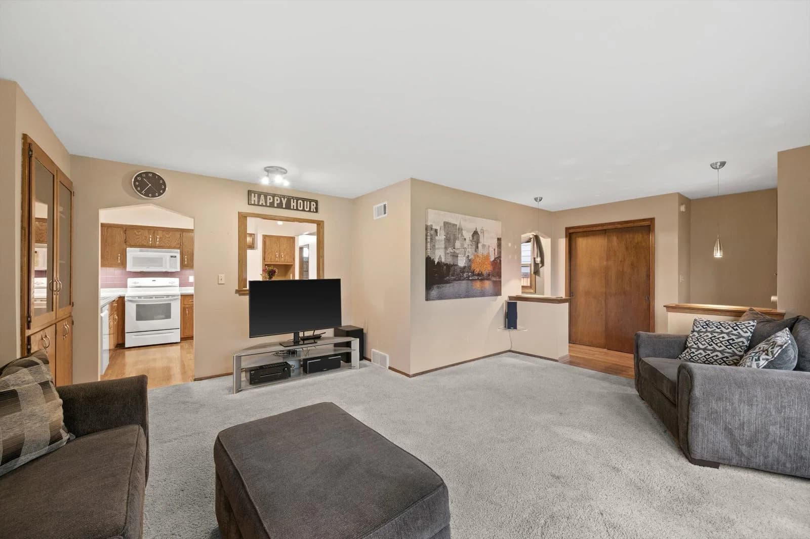 9322 Cold Spring Rd 4