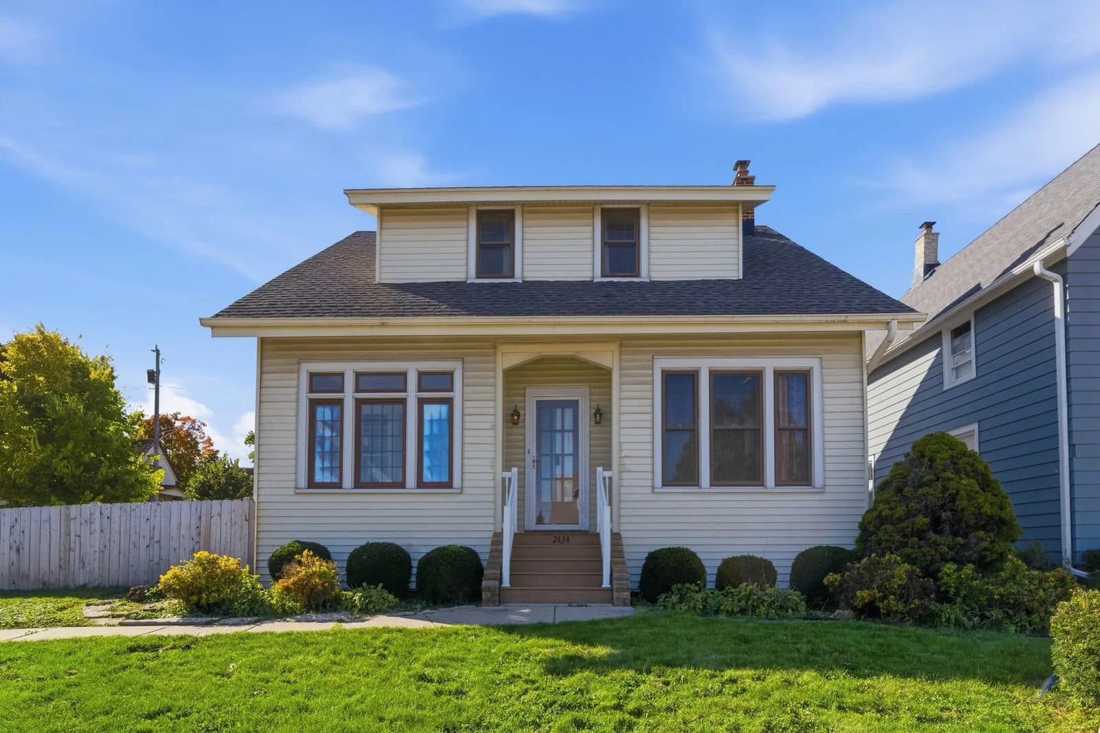 2434 Chicago Ave, South Milwaukee, WI 53172