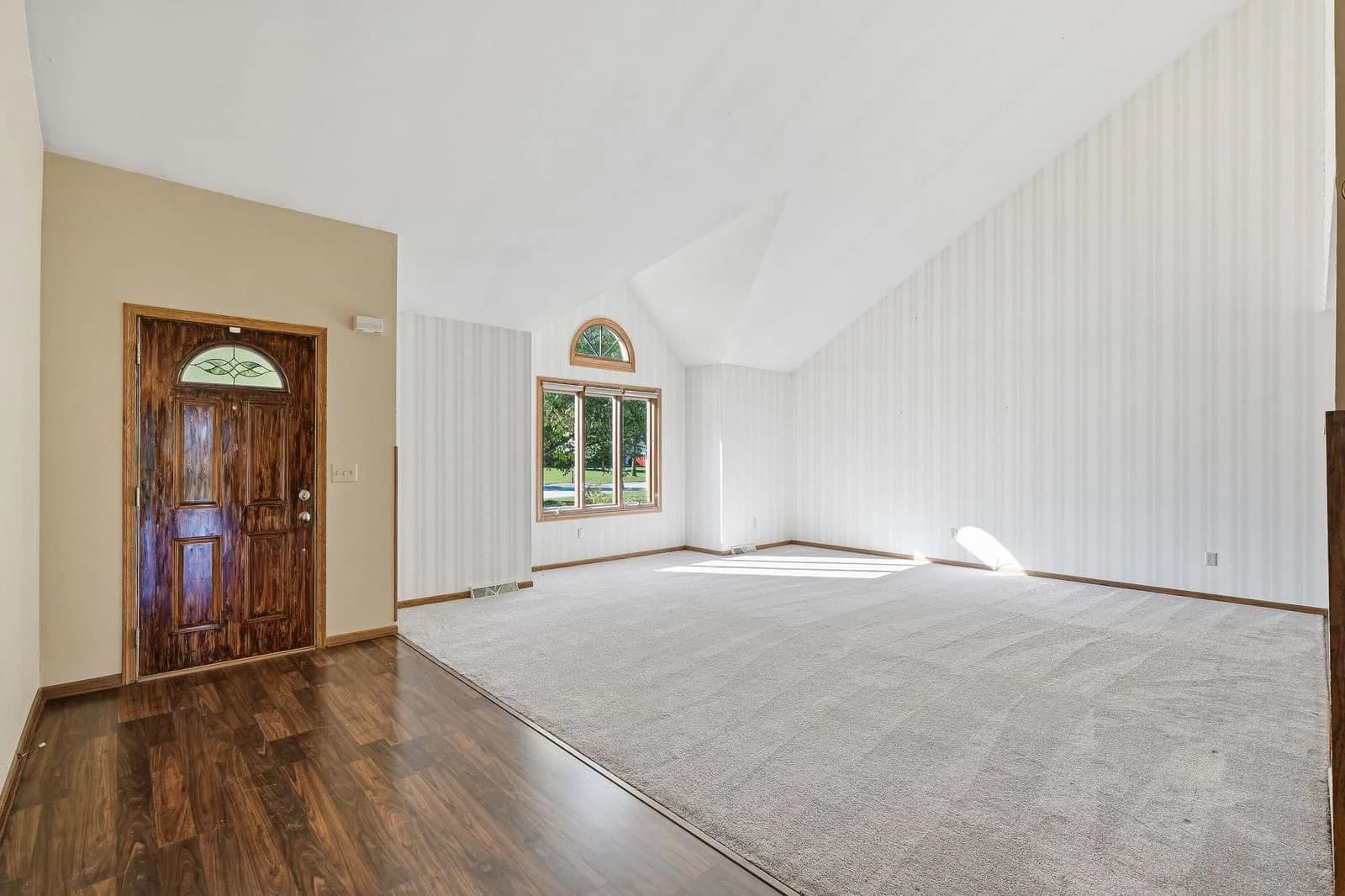 10360 Mockingbird Ln, Oak Creek, WI 53154 3