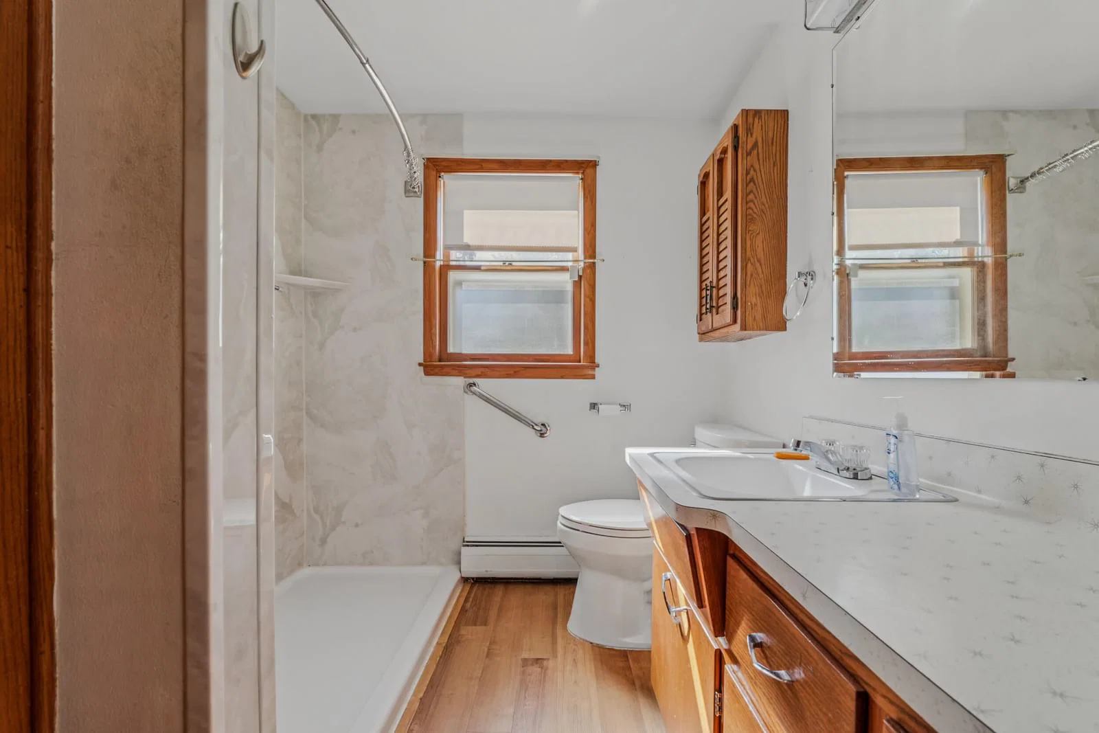 823 Columbia Ave 5