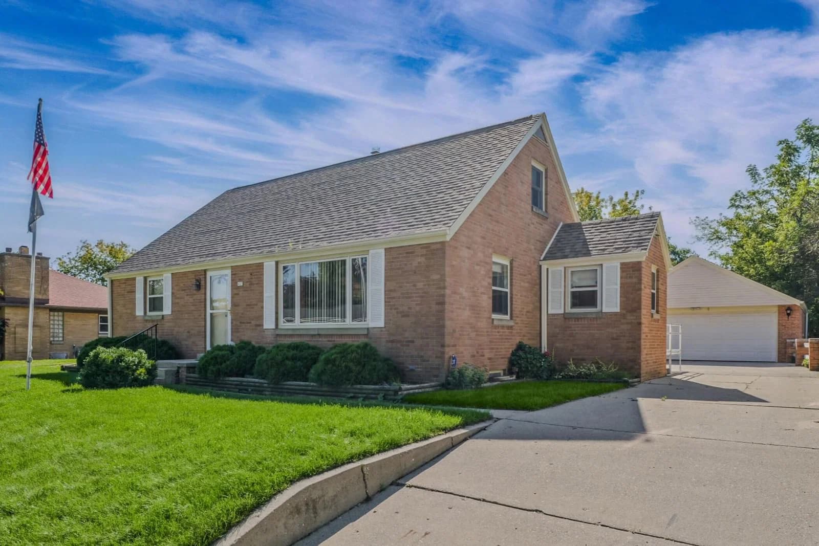 823 Columbia Ave, South Milwaukee, WI 53172