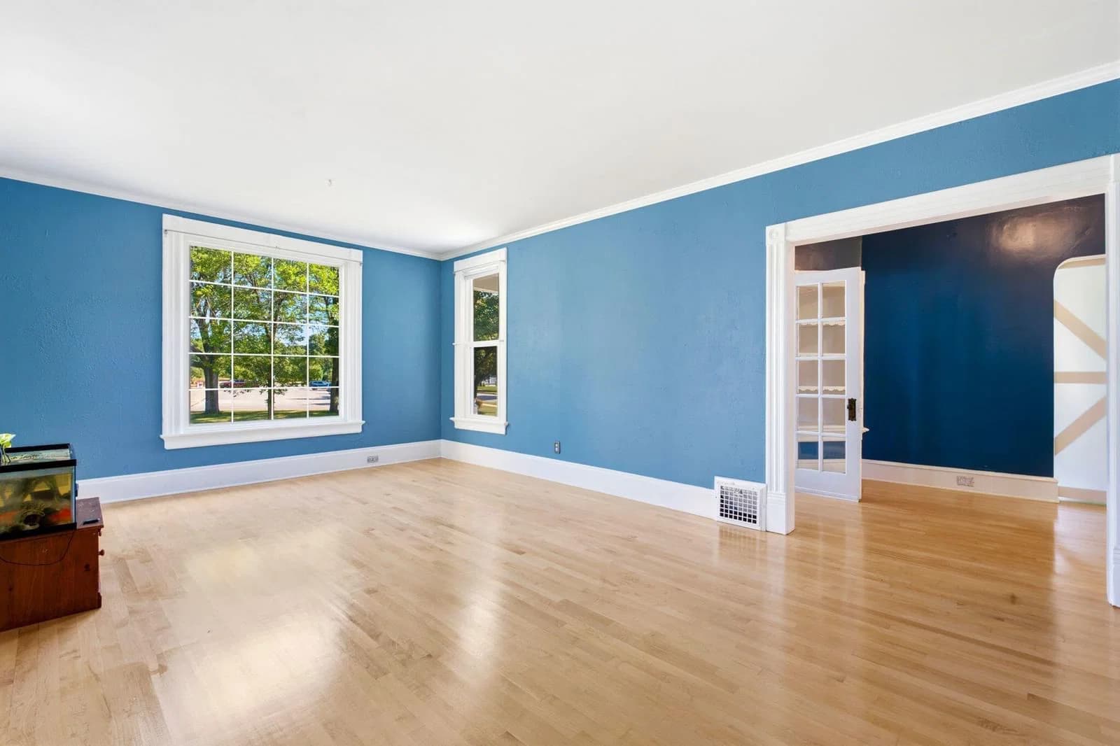 7405 Milwaukee Ave 4