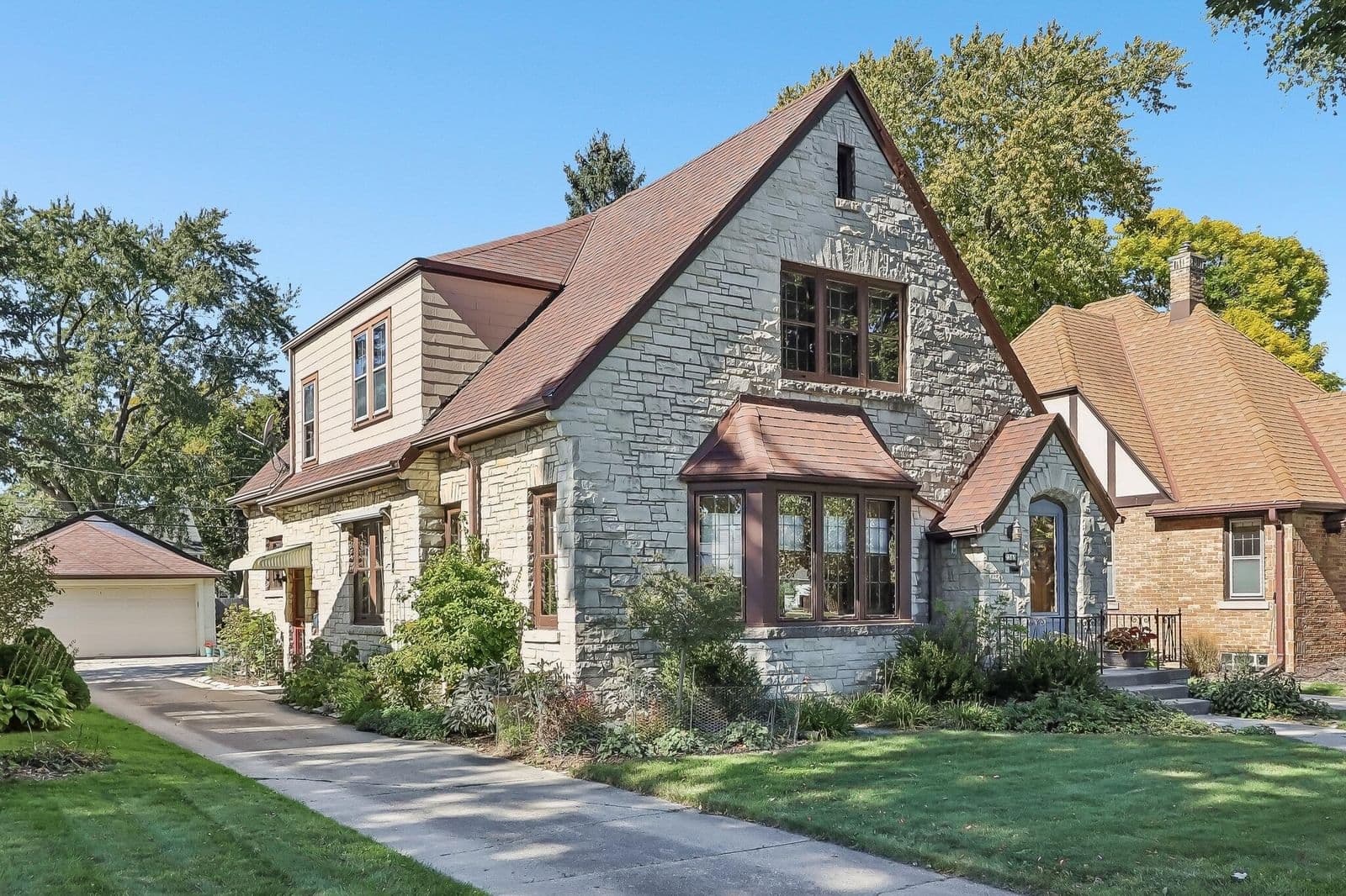 2365 82nd St, Wauwatosa, WI 53213 2