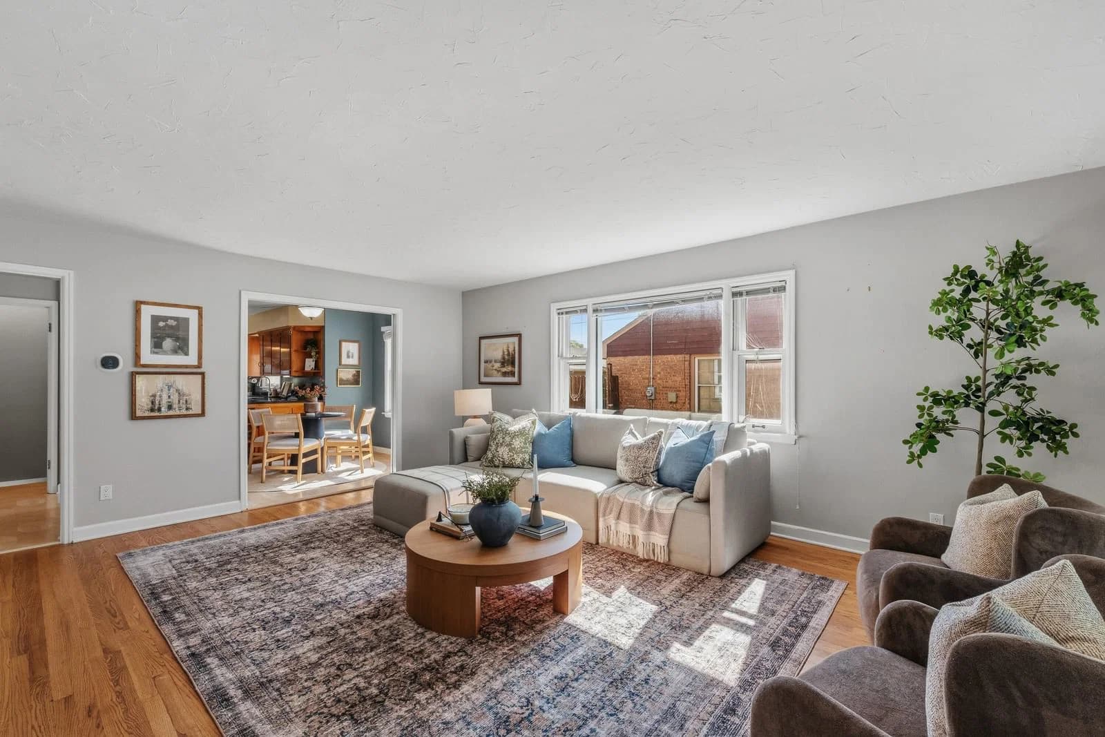 3848 101st St, Wauwatosa, WI 53222 3