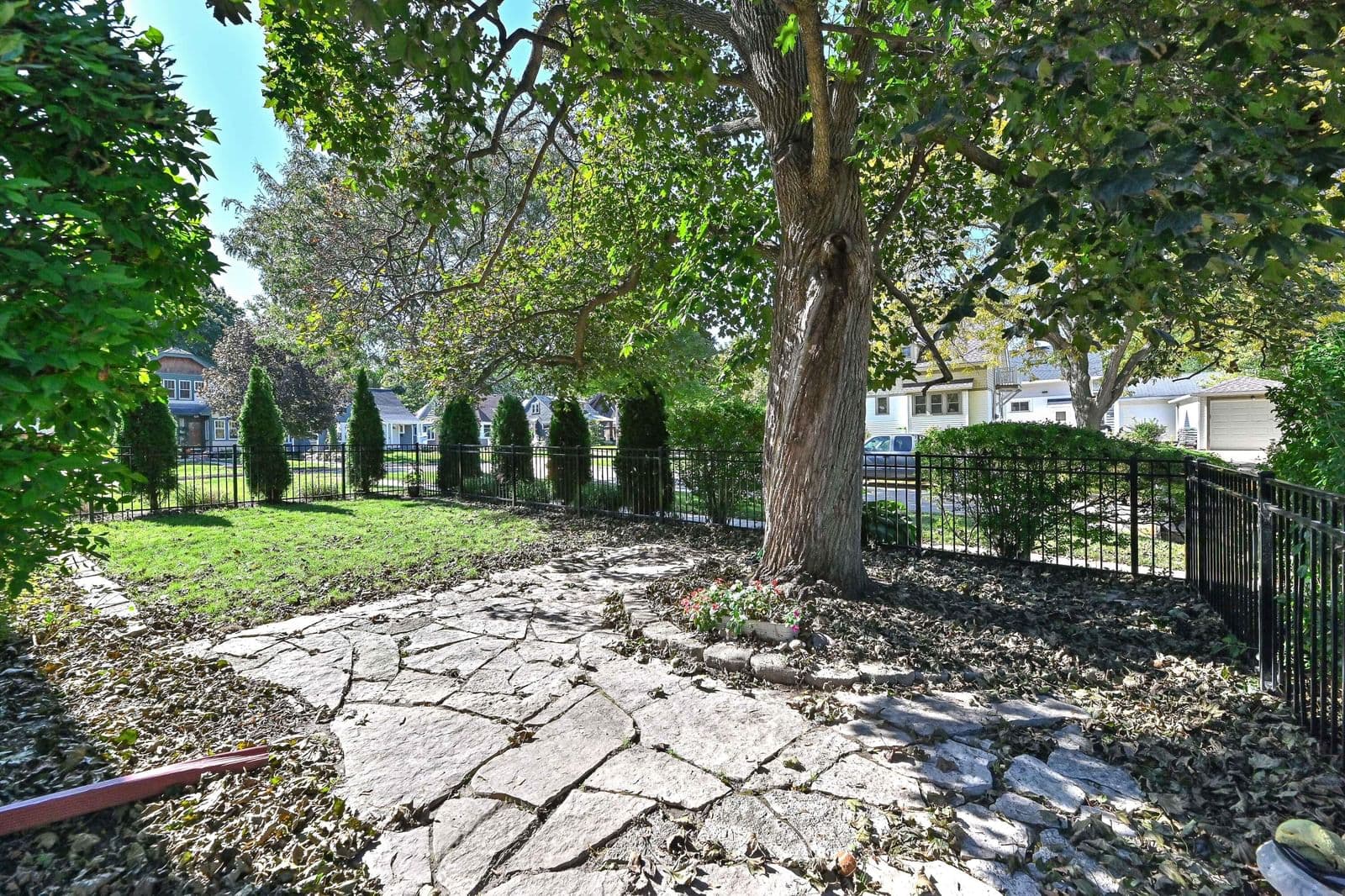 7926 Hillcrest Dr, Wauwatosa, WI 53213 3