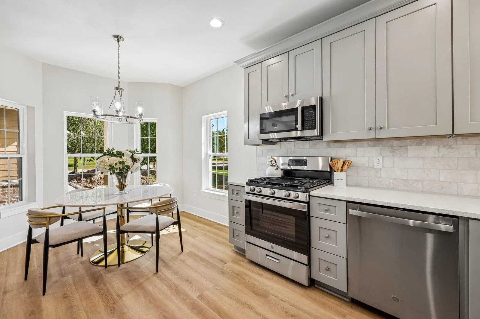 6777 Prairiewood Ln, Franklin, WI 53132 2