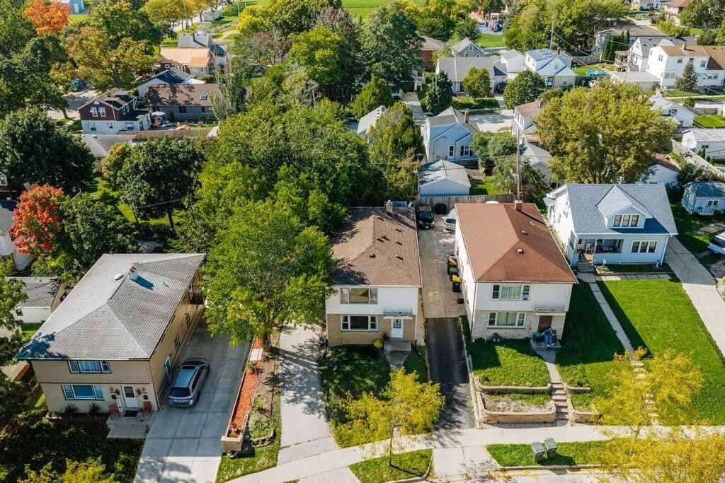 1631 94th Pl, West Allis, WI 53214 2