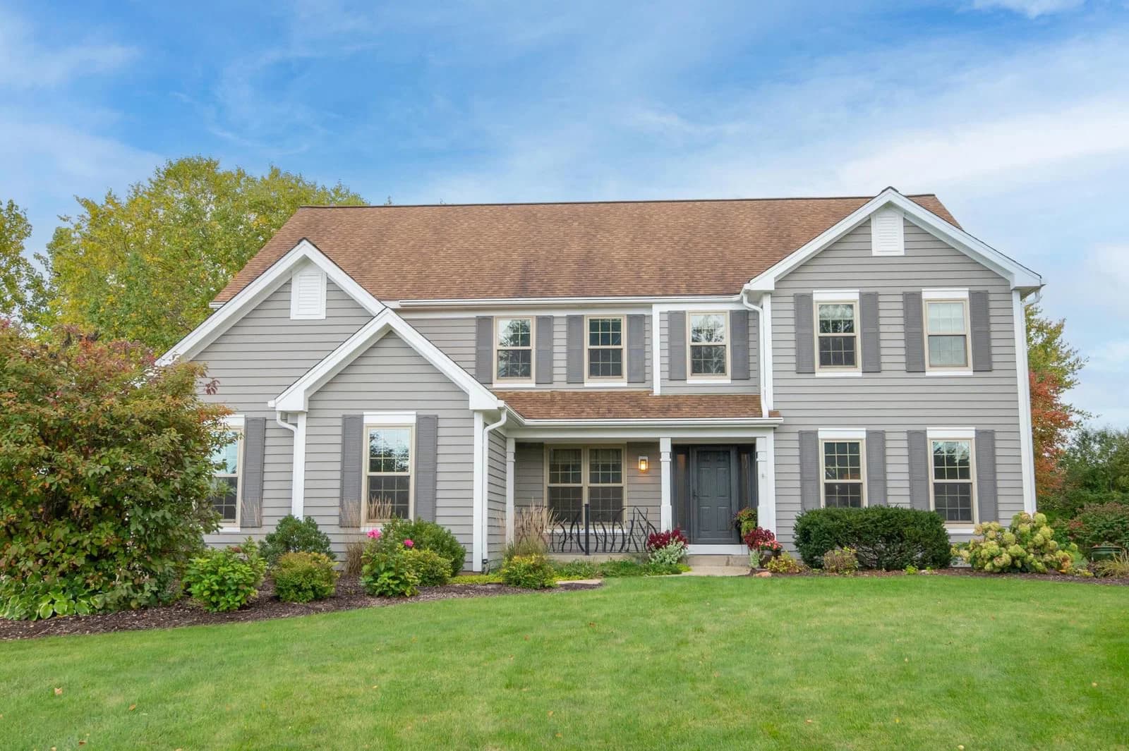 8646 Parkland Ct, Franklin, WI 53132