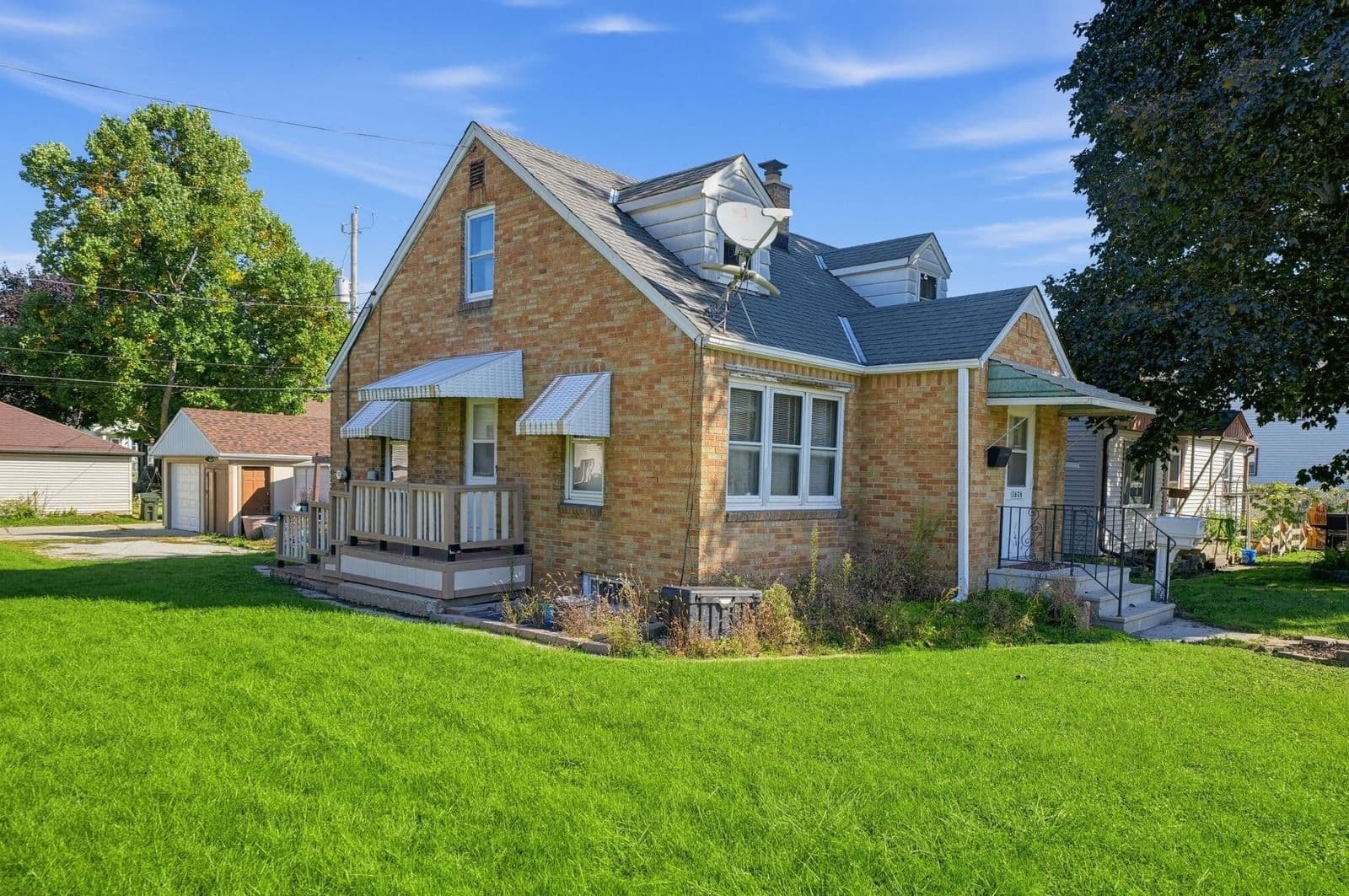 1636 Manitoba Ave, South Milwaukee, WI 53172 2