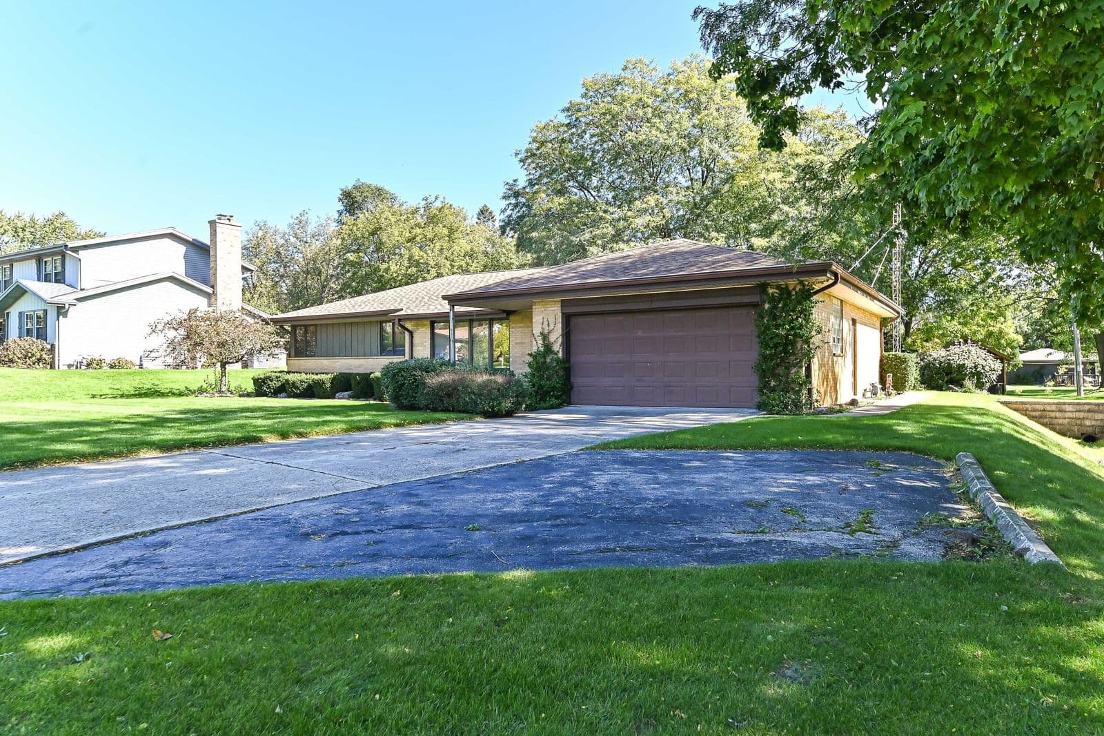7684 Logan Ave, Oak Creek, WI 53154 2