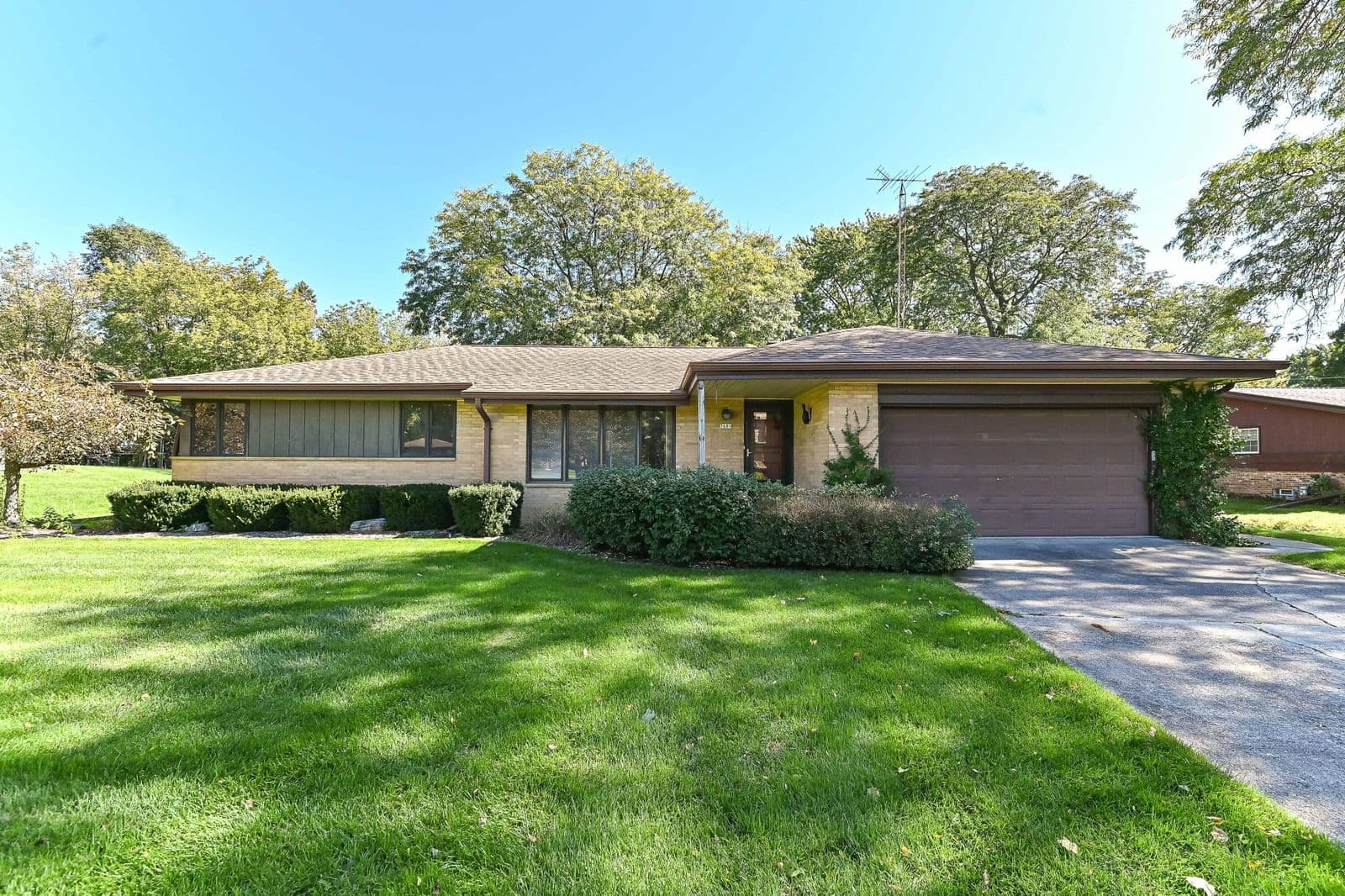 7684 Logan Ave, Oak Creek, WI 53154