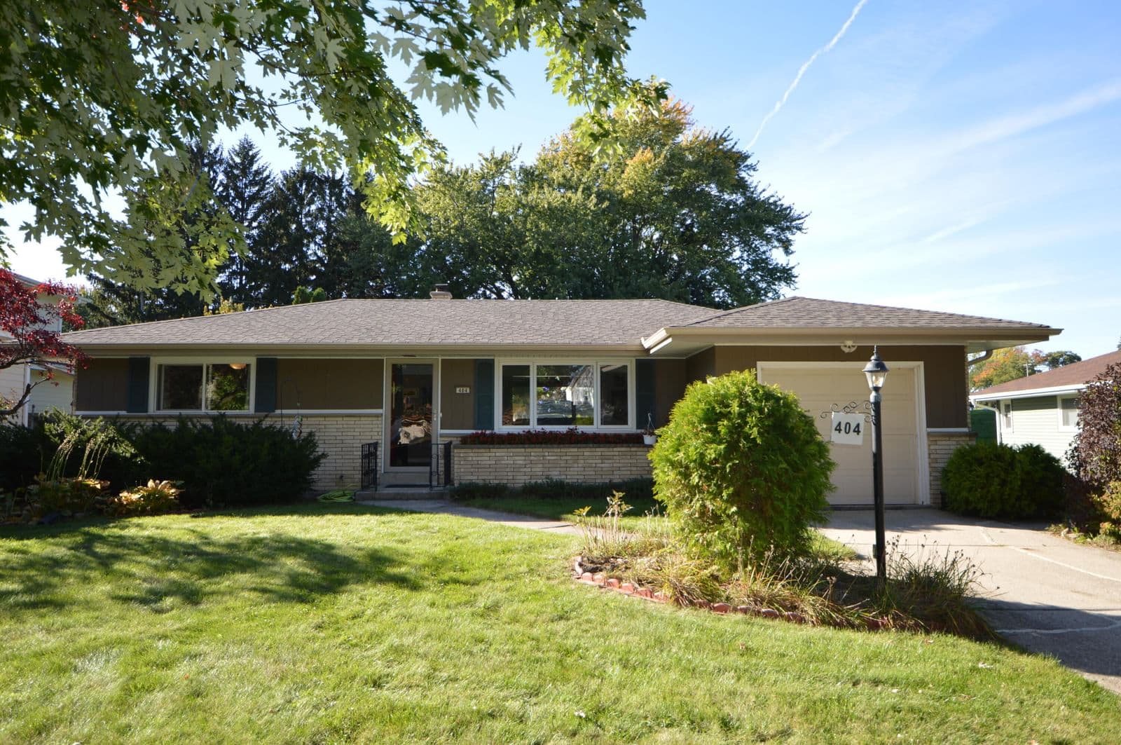 404 Willow Ln, South Milwaukee, WI 53172