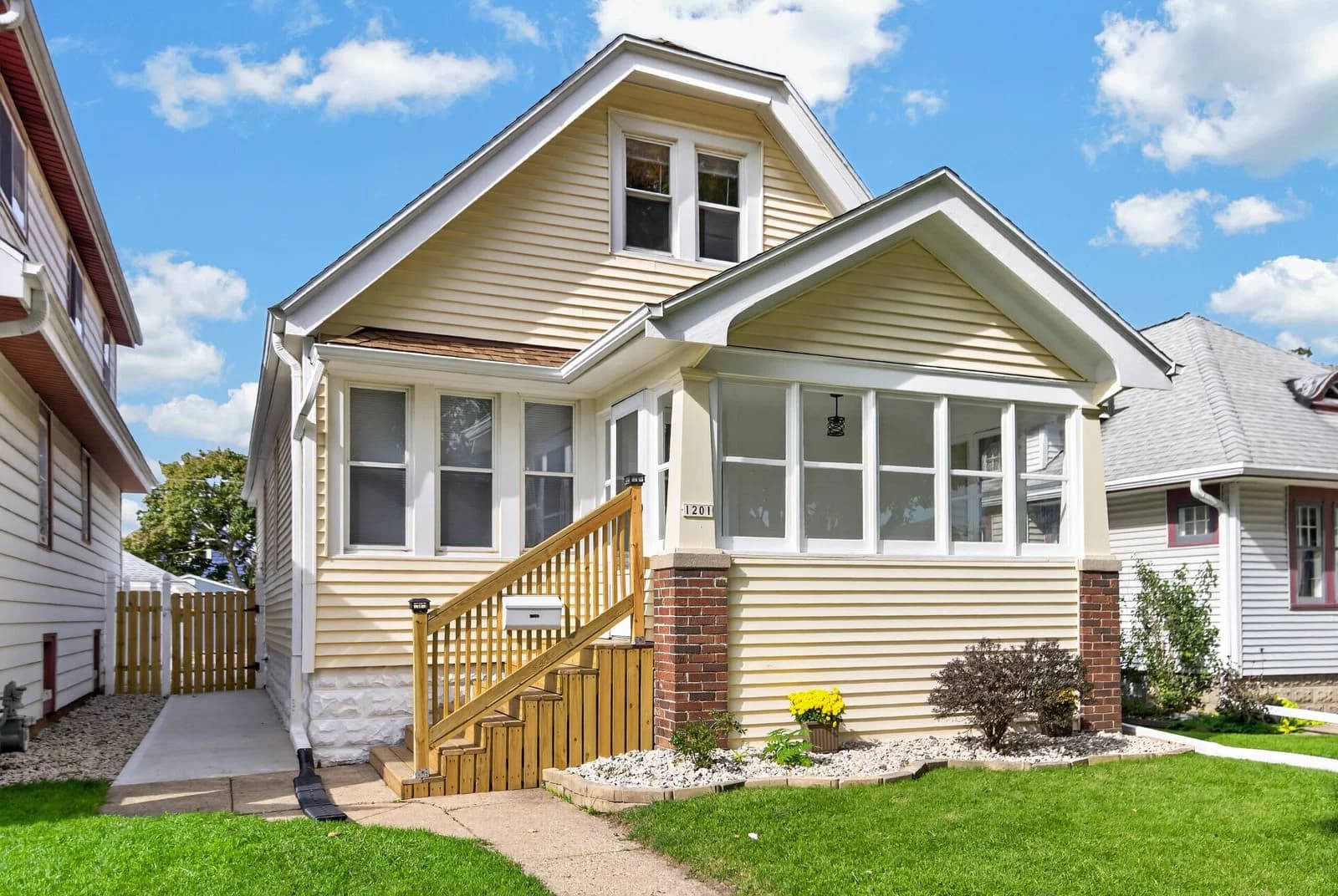 1201 75th St, West Allis, WI 53214