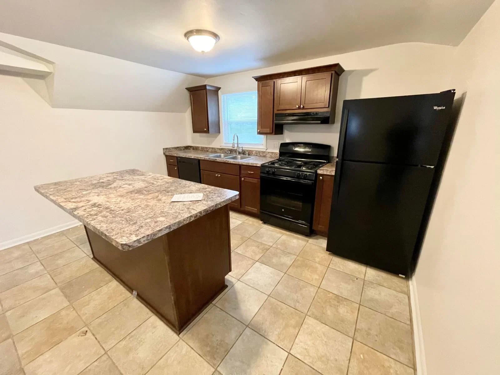 109 Brookdale Dr 4