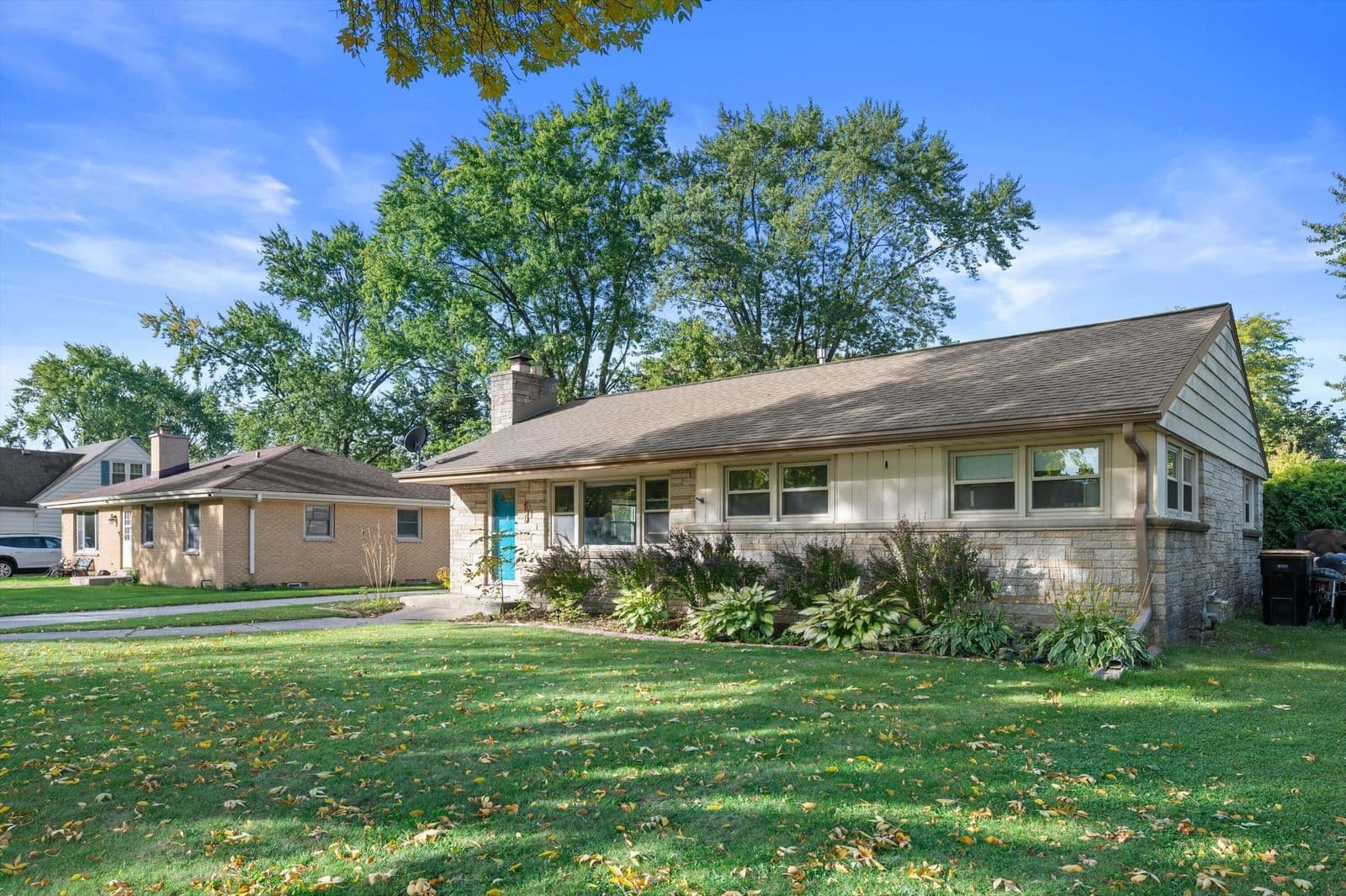 4551 100th St, Wauwatosa, WI 53225