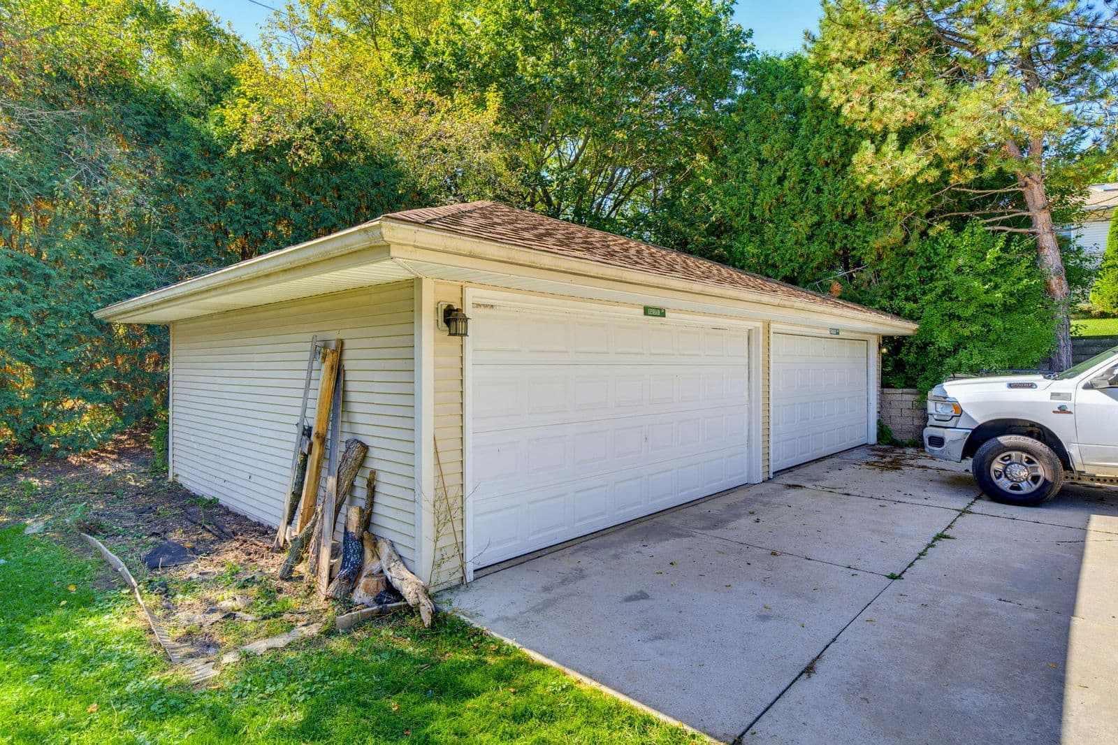 11102 Forest Home Ave 4