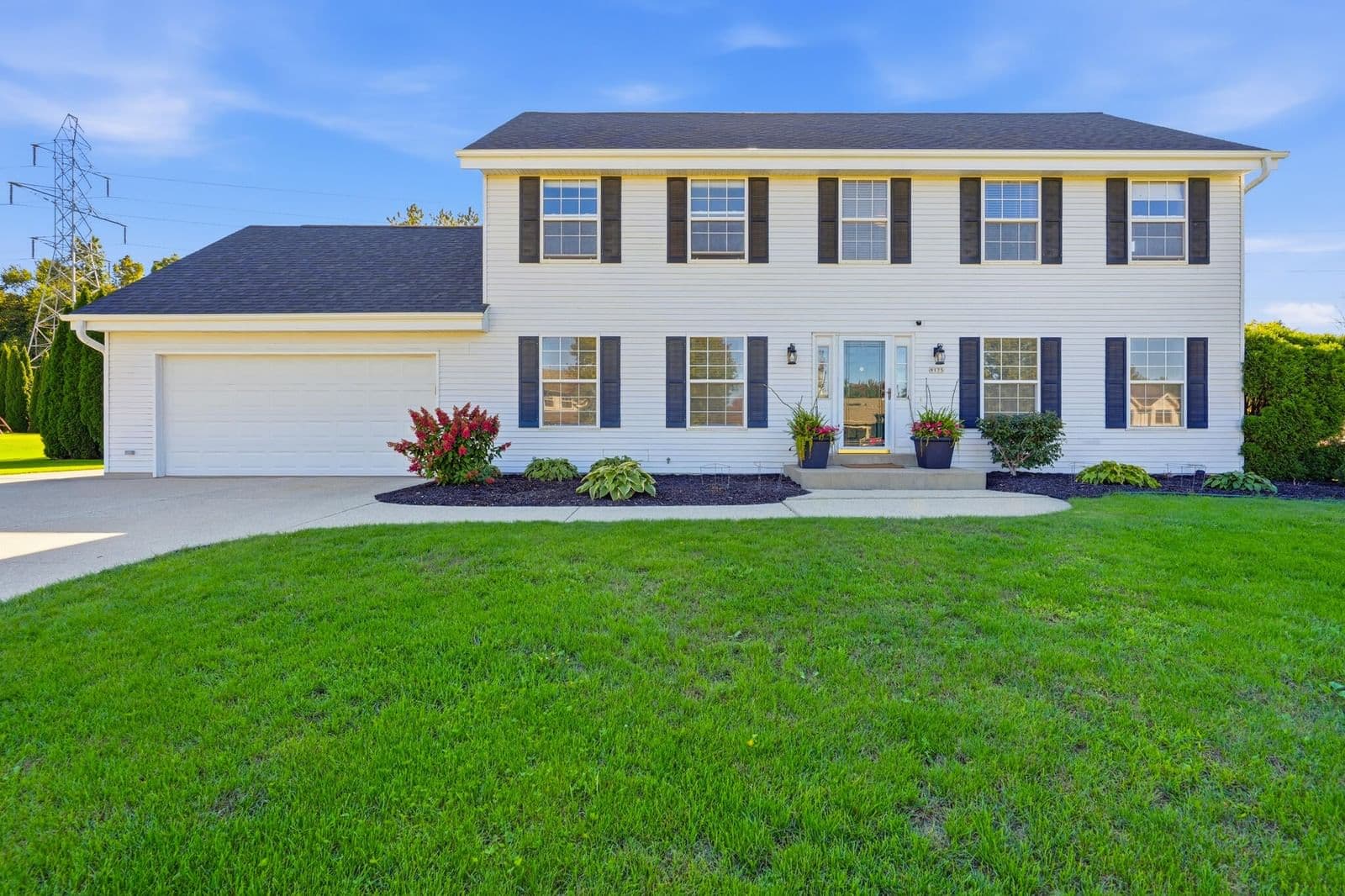 9175 Patricia Blvd, Oak Creek, WI 53154