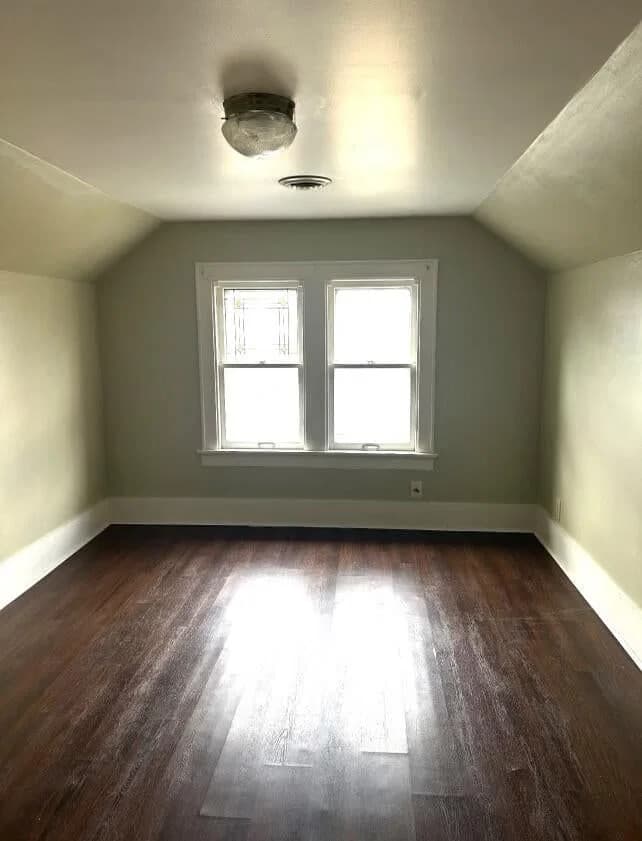 2124 71st St, West Allis, WI 53219