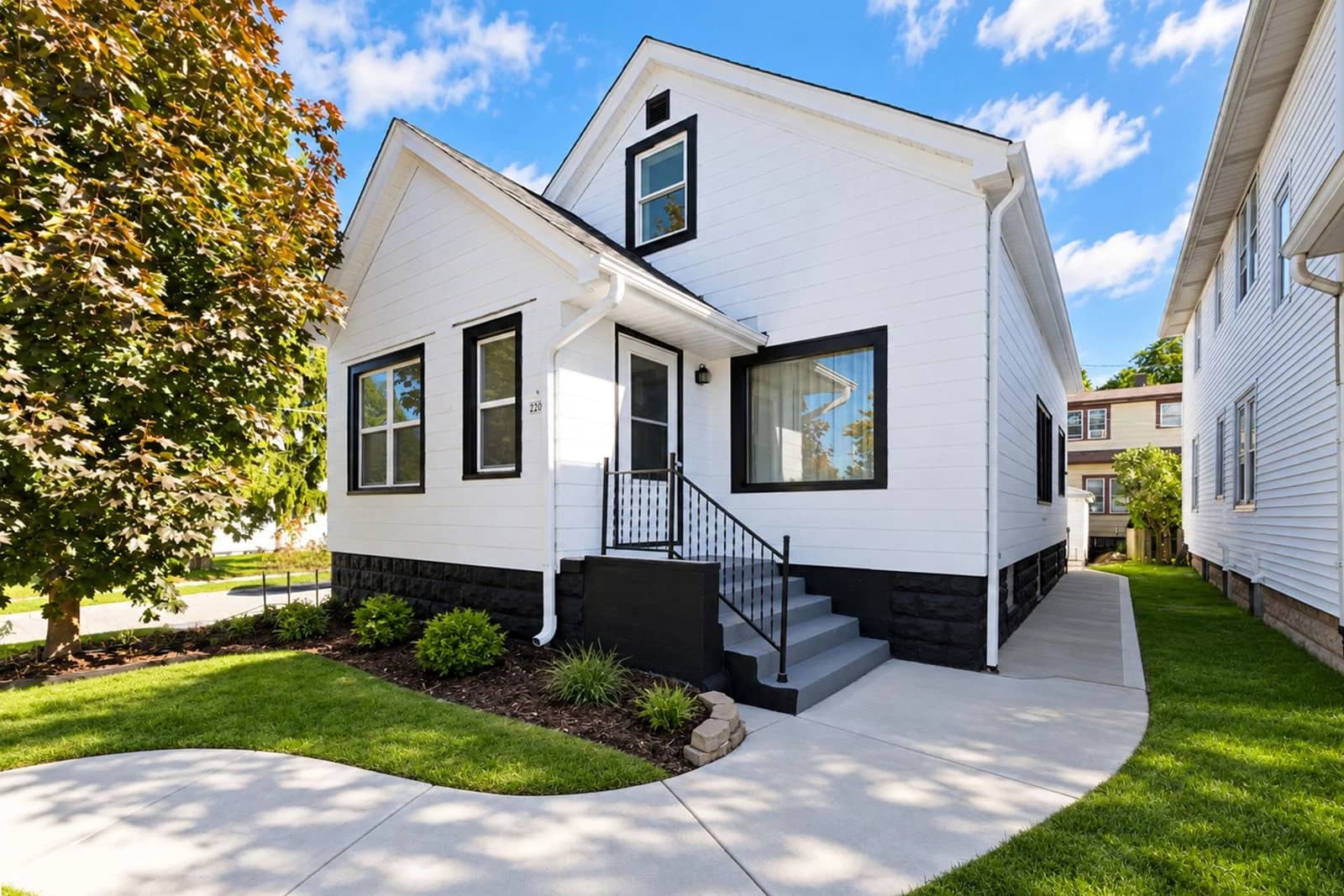 2200 89th St, West Allis, WI 53227
