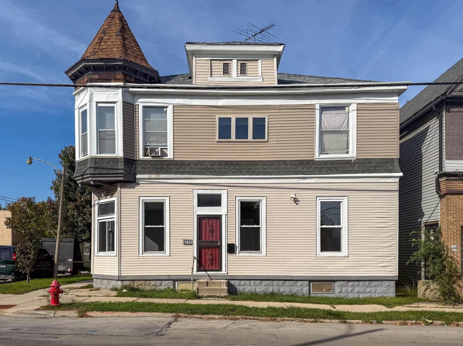 3232 Cameron Ave, Milwaukee, WI 53209 3