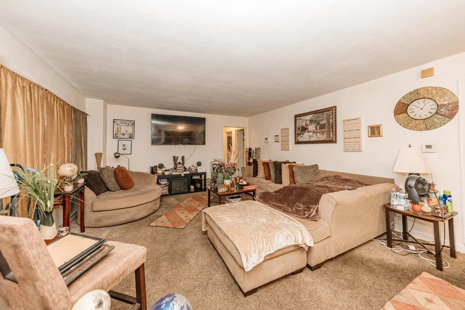 5526 Thurston Ave, Milwaukee, WI 53218 3
