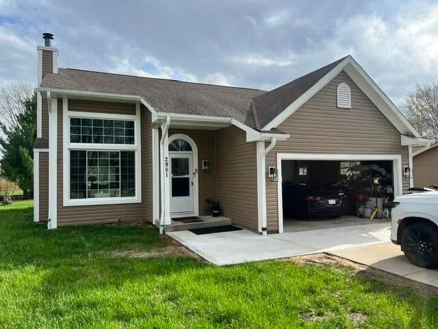 2951 Bridge St, Greenfield, WI 53221 2