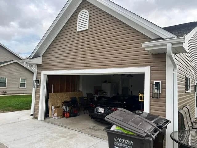 2951 Bridge St, Greenfield, WI 53221