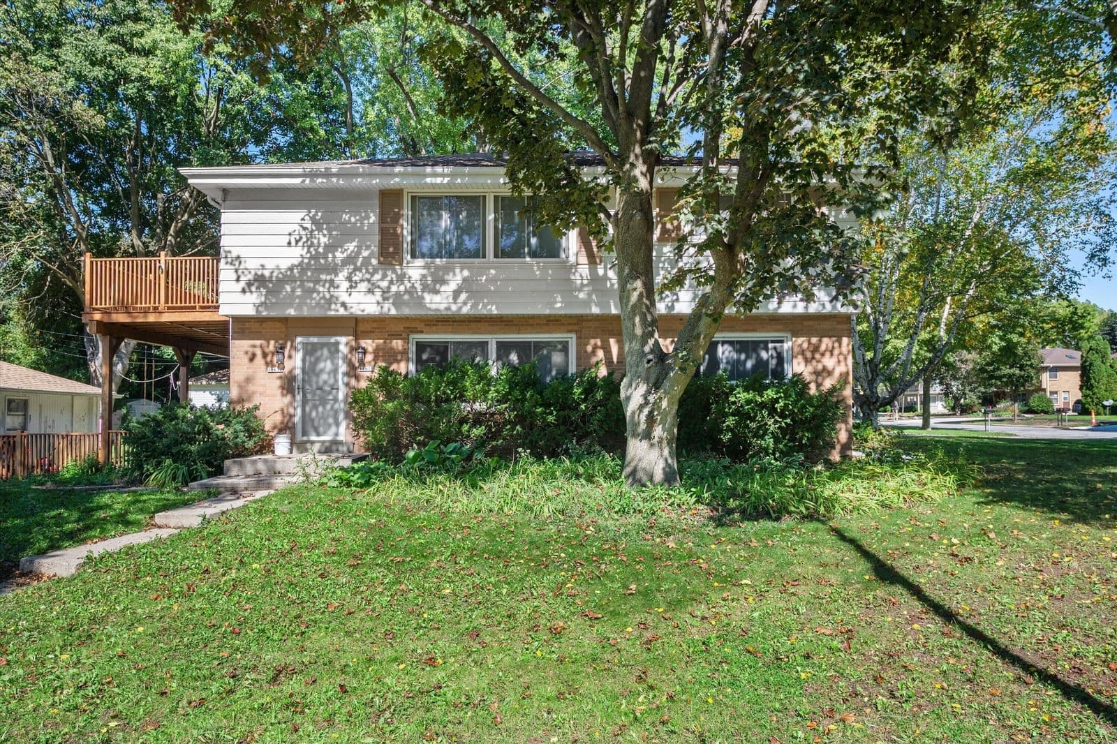 11610 Elmhurst Pkwy, Wauwatosa, WI 53226 2