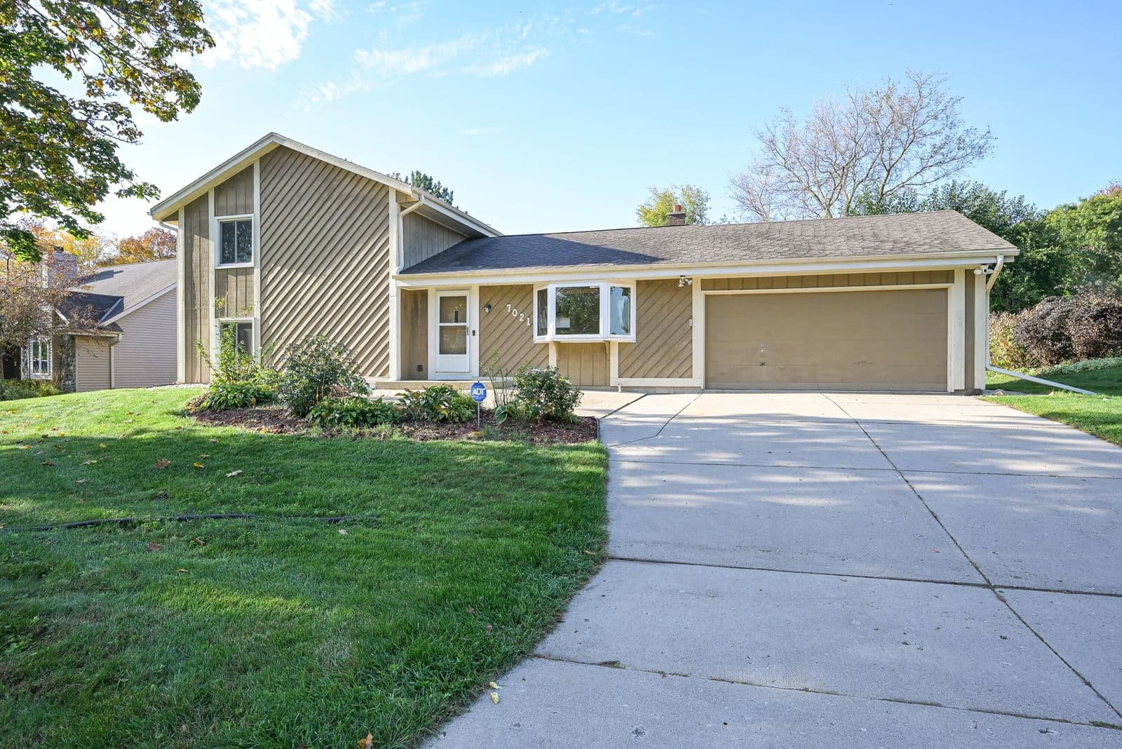 7021 Southview Dr, Franklin, WI 53132