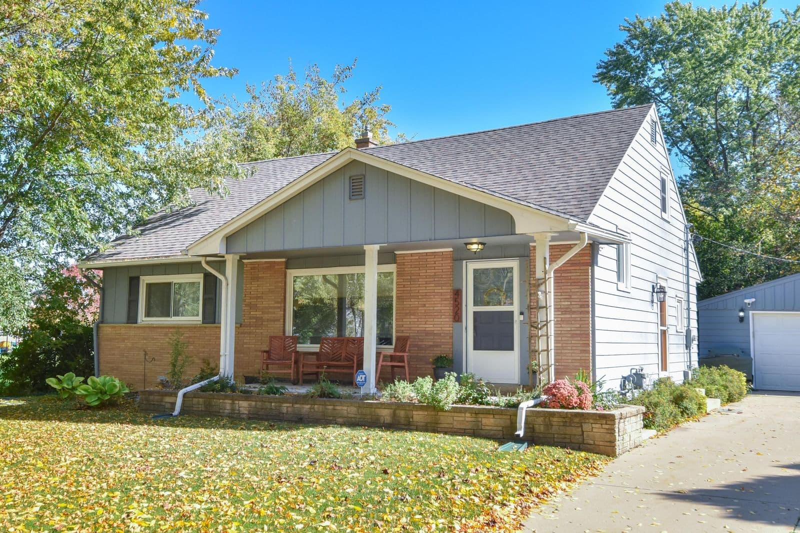 4520 100th St, Wauwatosa, WI 53225 3