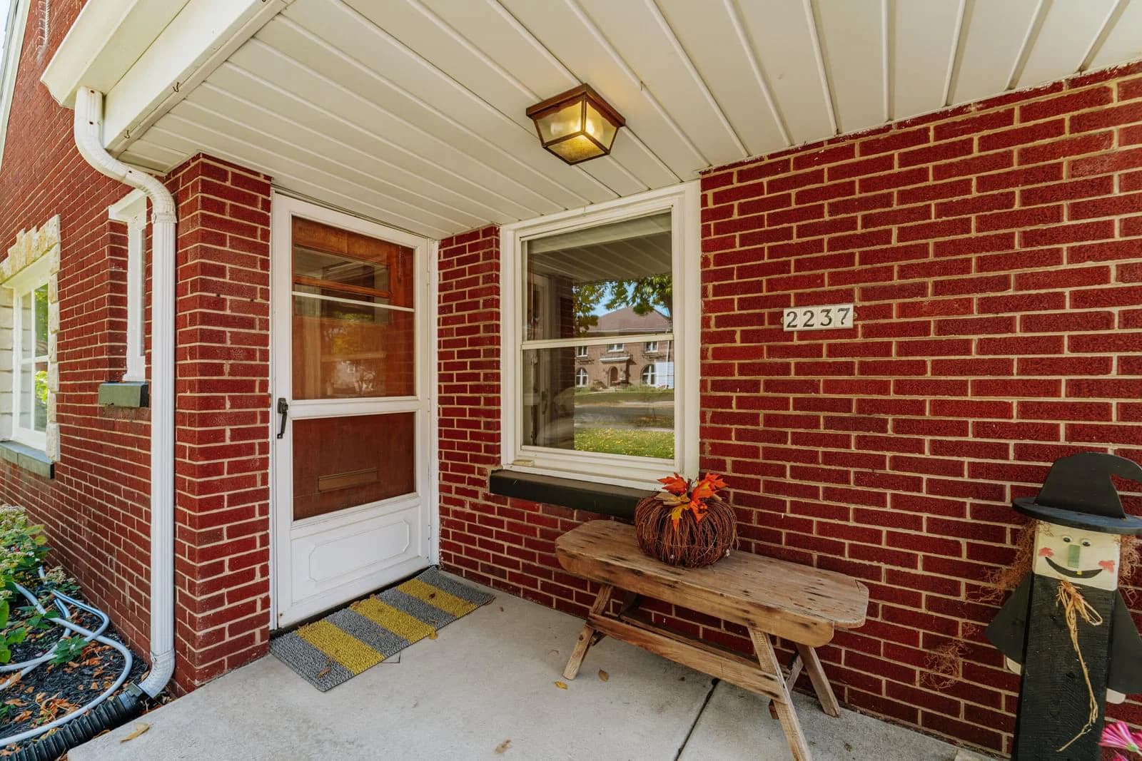 2237 Lefeber Ave, Wauwatosa, WI 53213 2