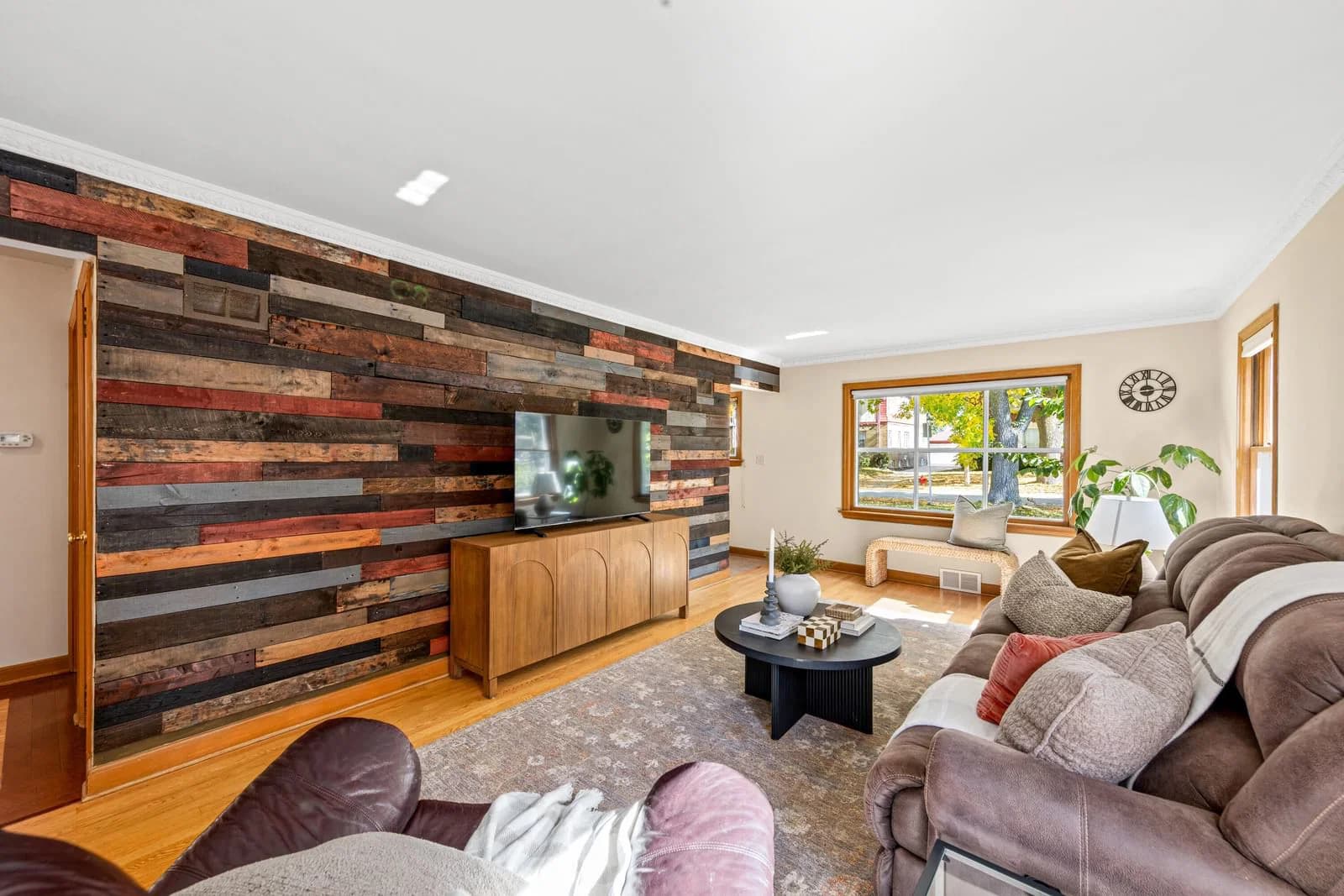 2237 Lefeber Ave, Wauwatosa, WI 53213 3