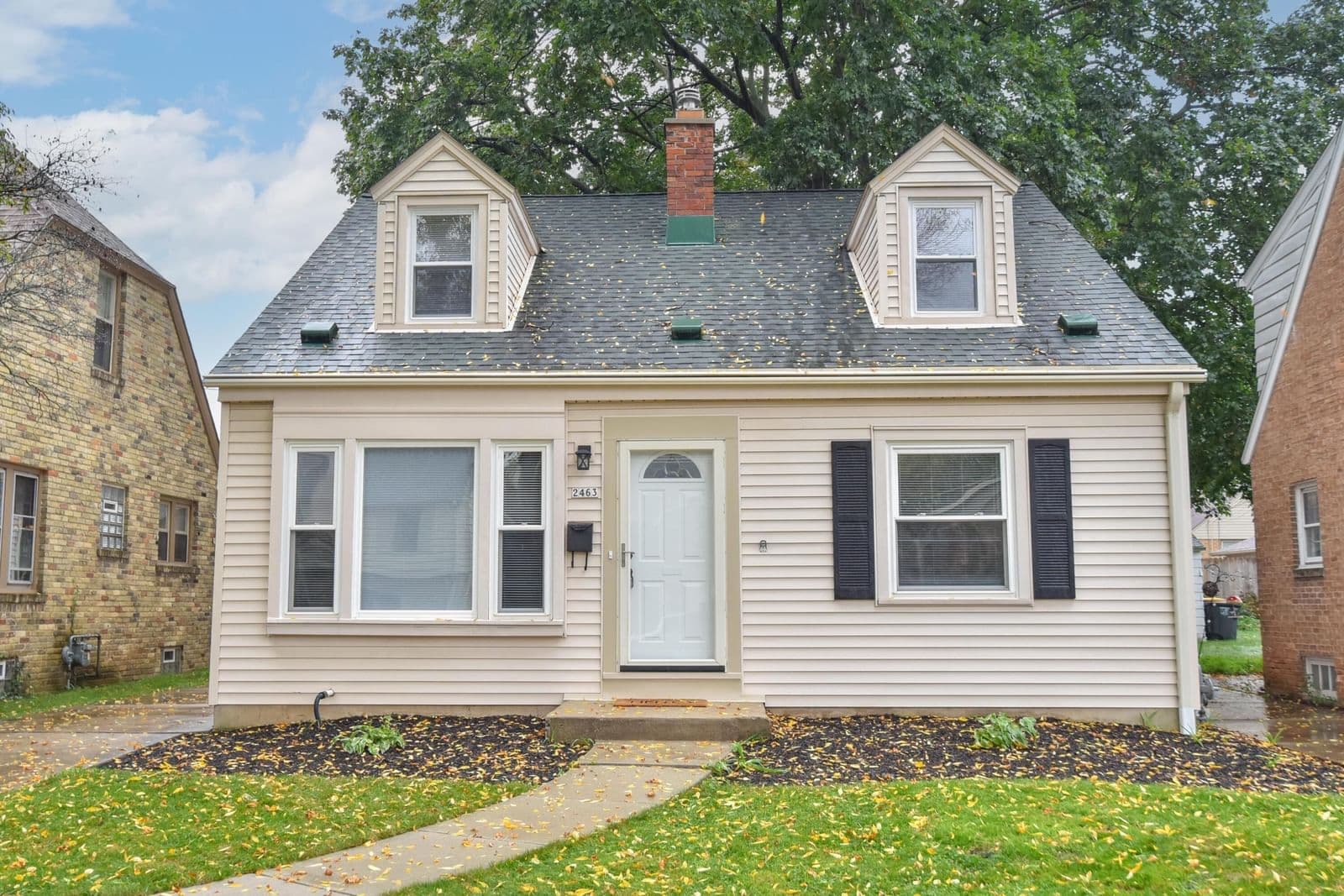 2463 85th St, Wauwatosa, WI 53226 2