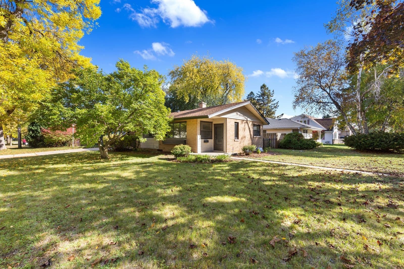 7424 38th St, Milwaukee, WI 53209 2