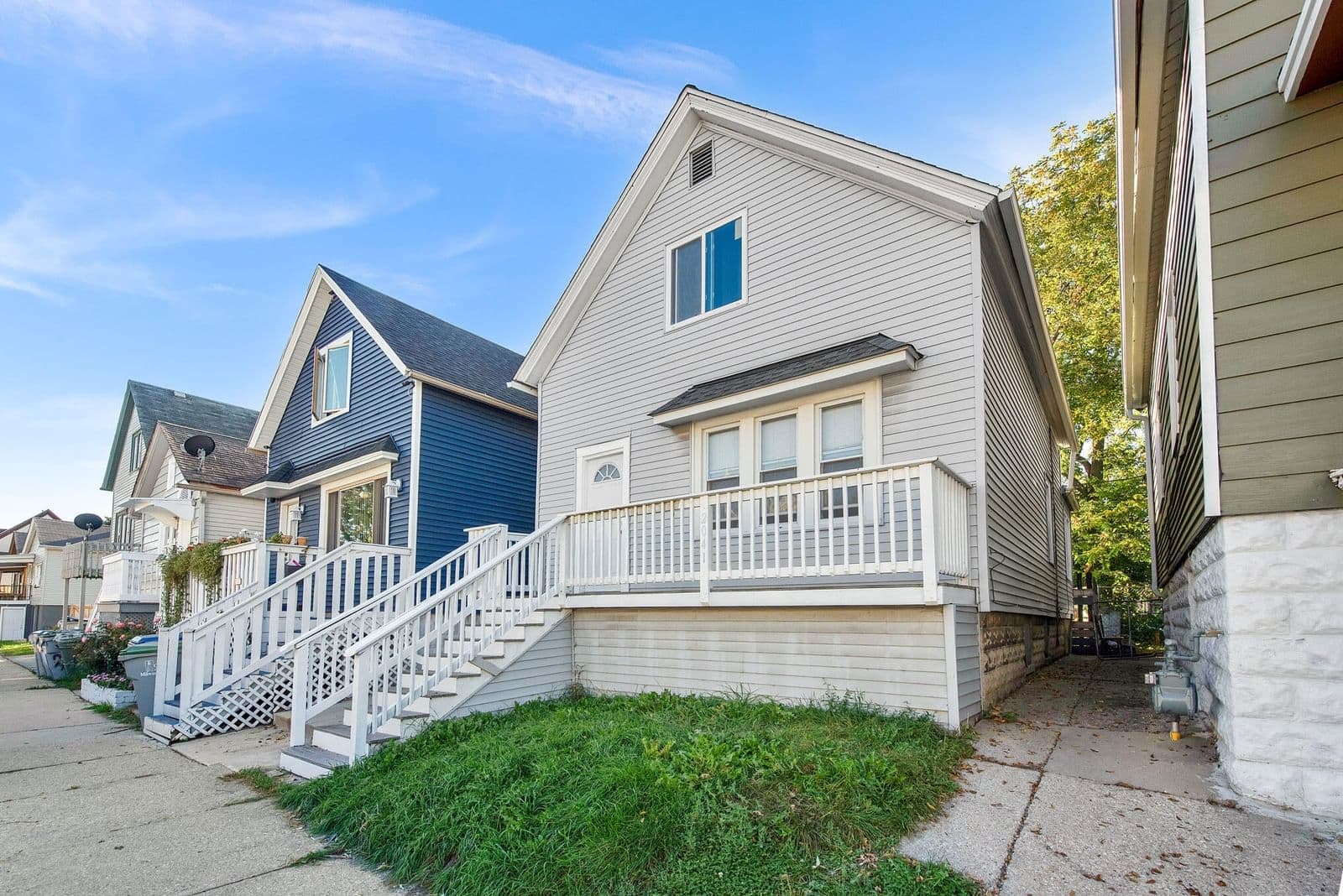 2041 15th Pl, Milwaukee, WI 53204 2