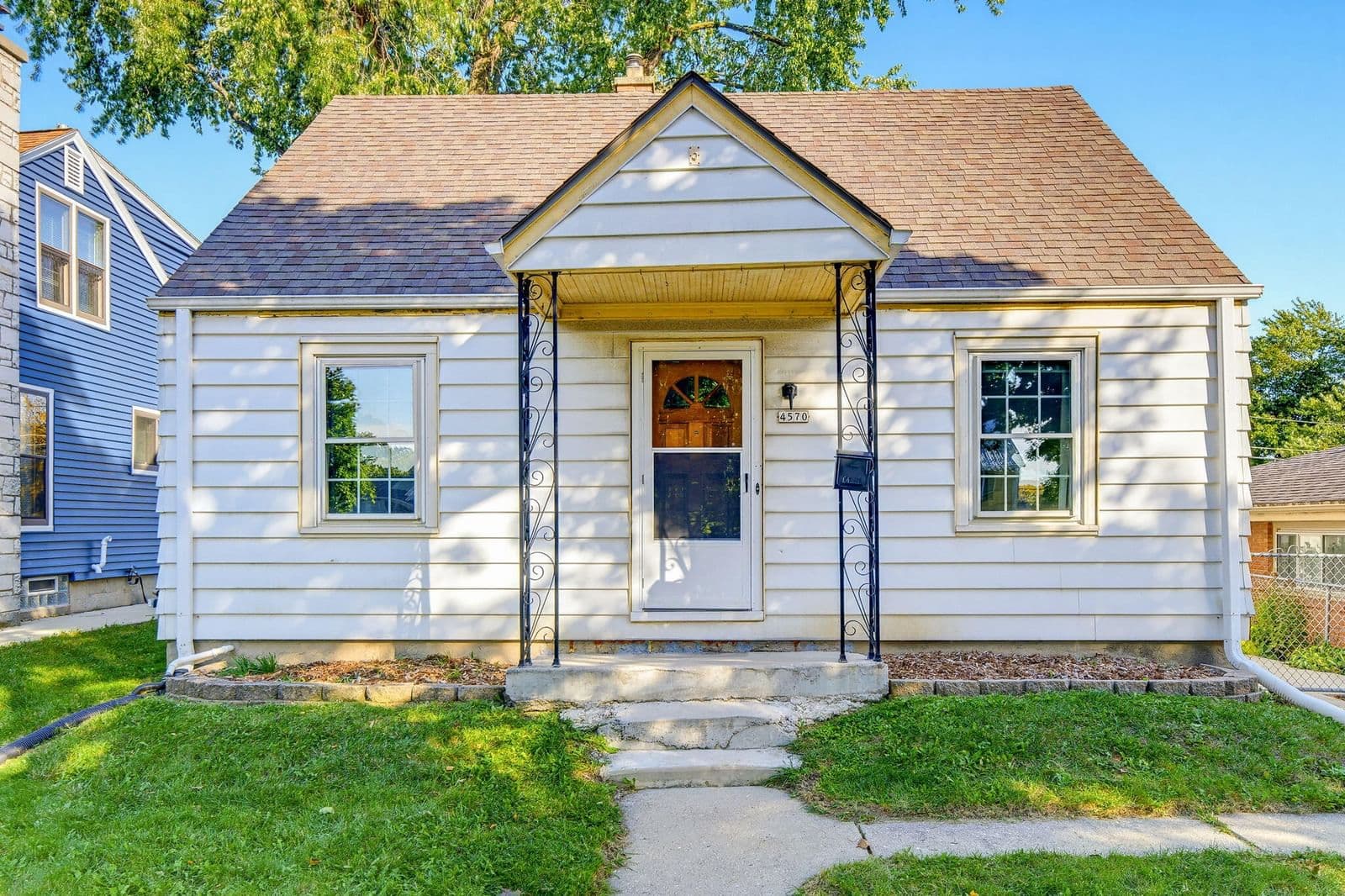 4570 Lenox St, Milwaukee, WI 53207