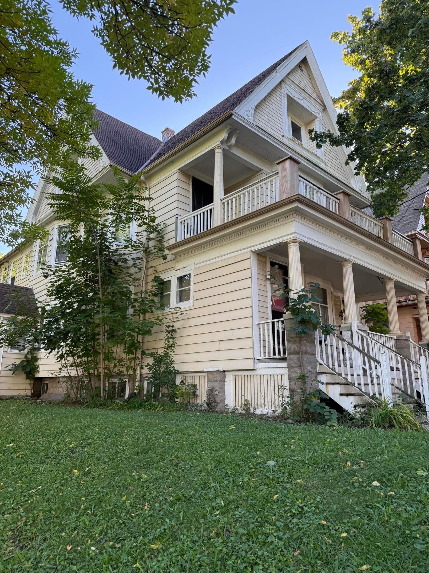 3201 McKinley Blvd, Milwaukee, WI 53208 2