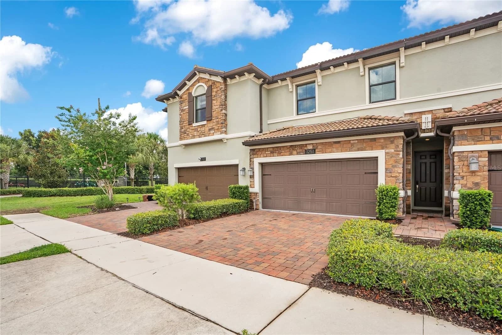 1251 ROYAL ST GEORGE 2