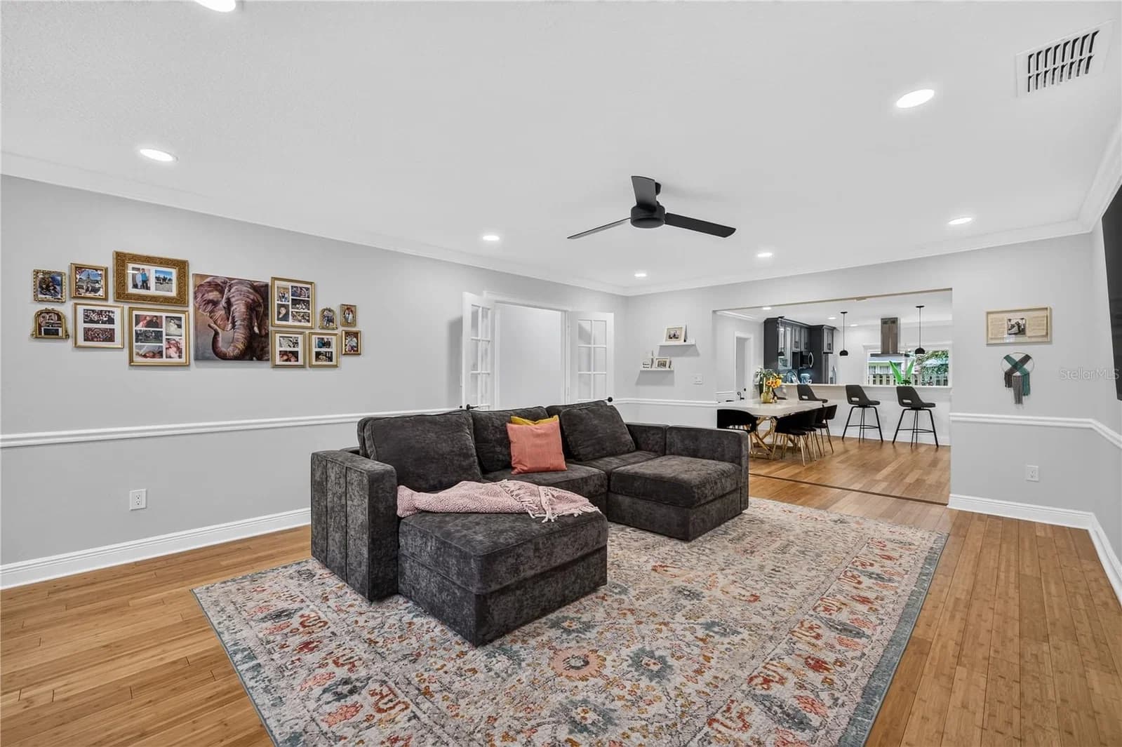 2028 ILLINOIS, Orlando, FL 32803 3
