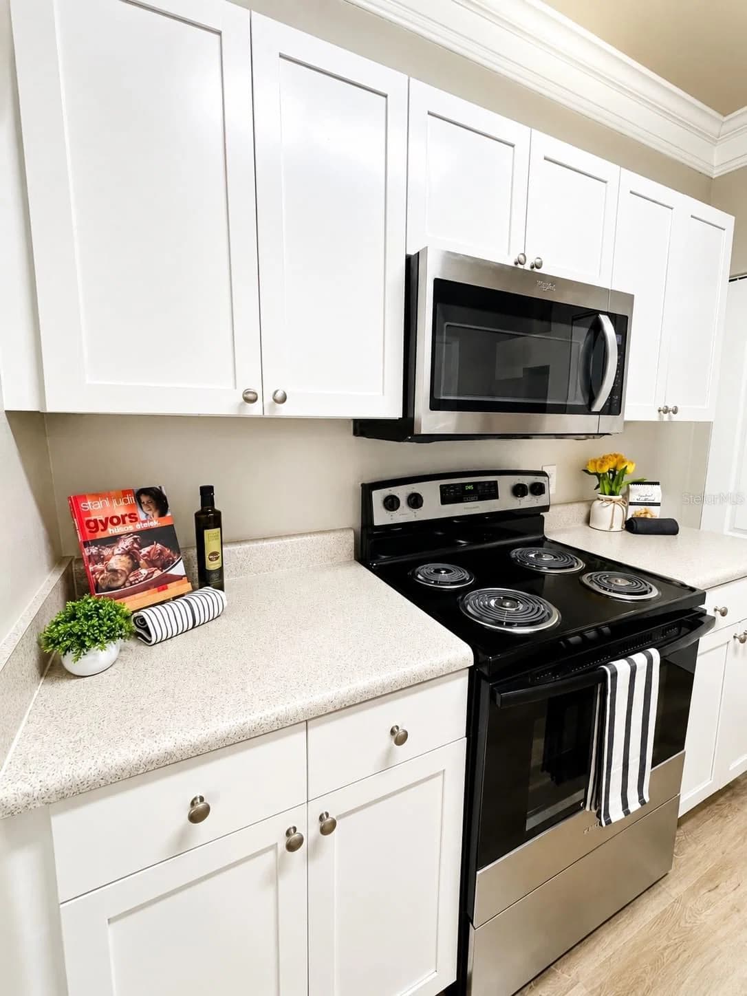 8813 VILLA VIEW 2