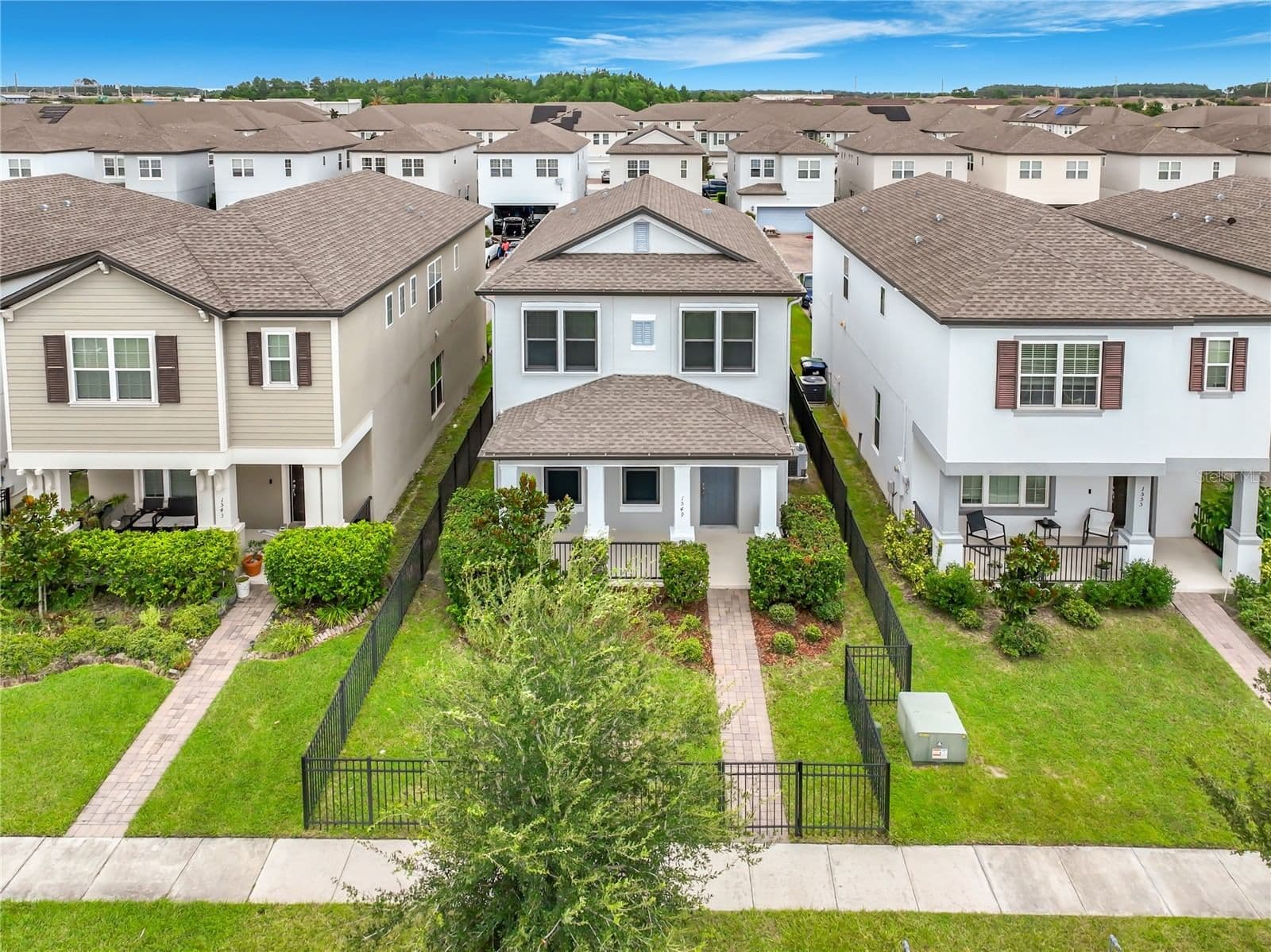 1549 ASTORIA ARBOR 4