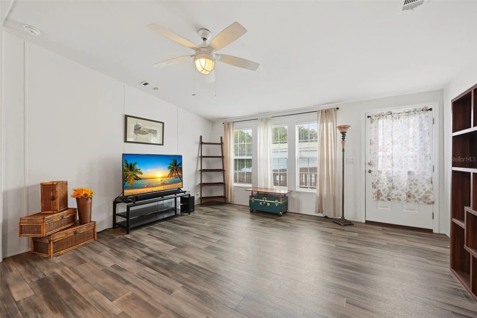 209 ELLSWORTH 5