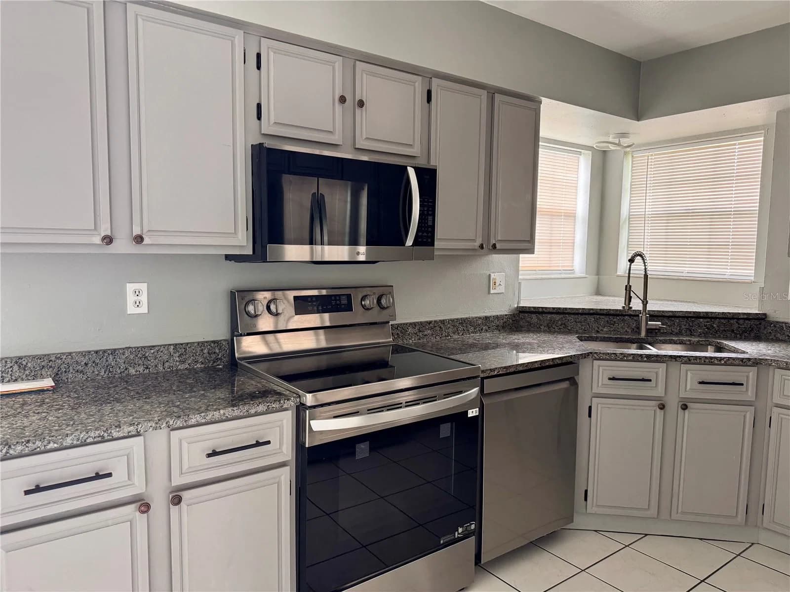 4125 VISTA 3